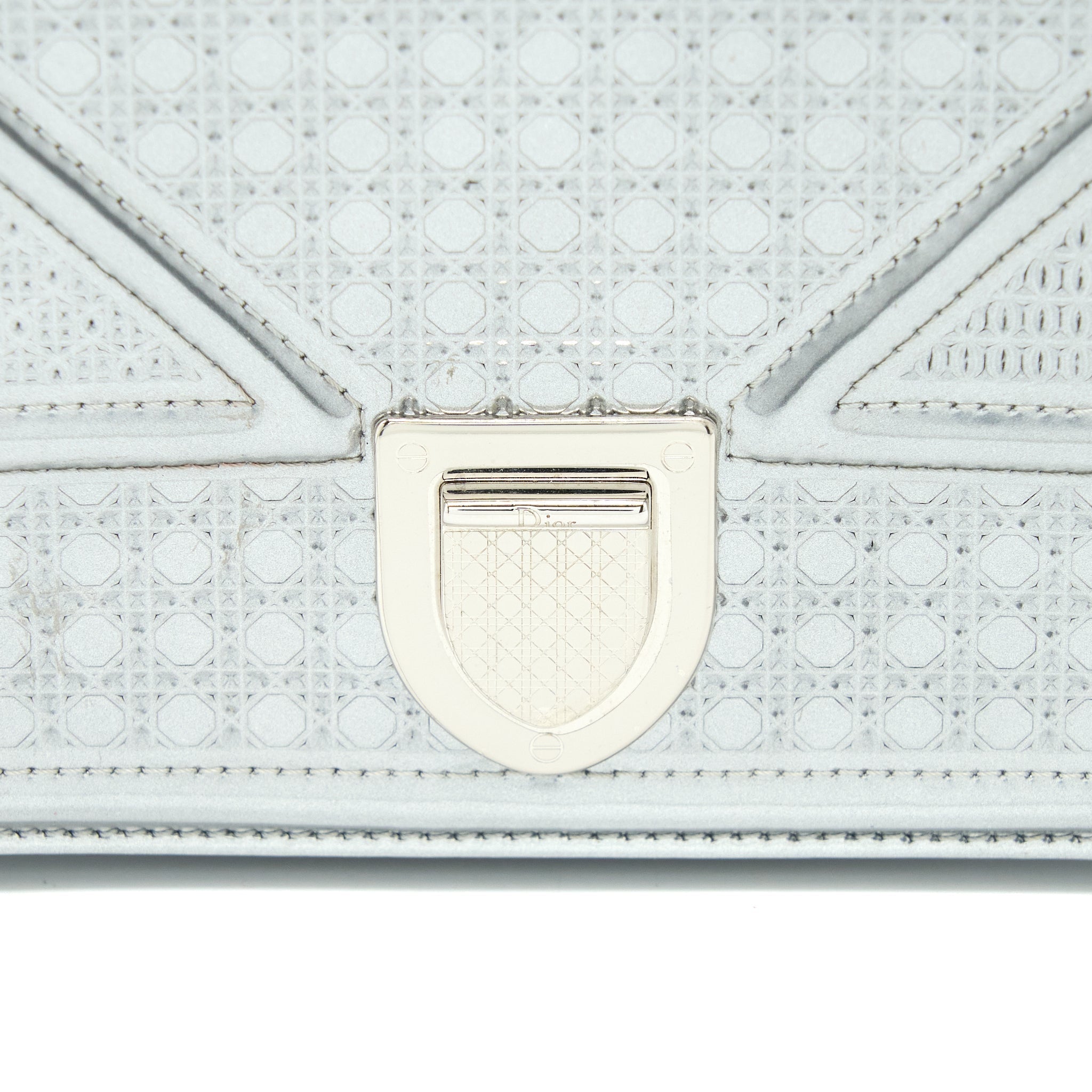 dior-diorama-wallet-on-chain-patent-metallic-silver-shw