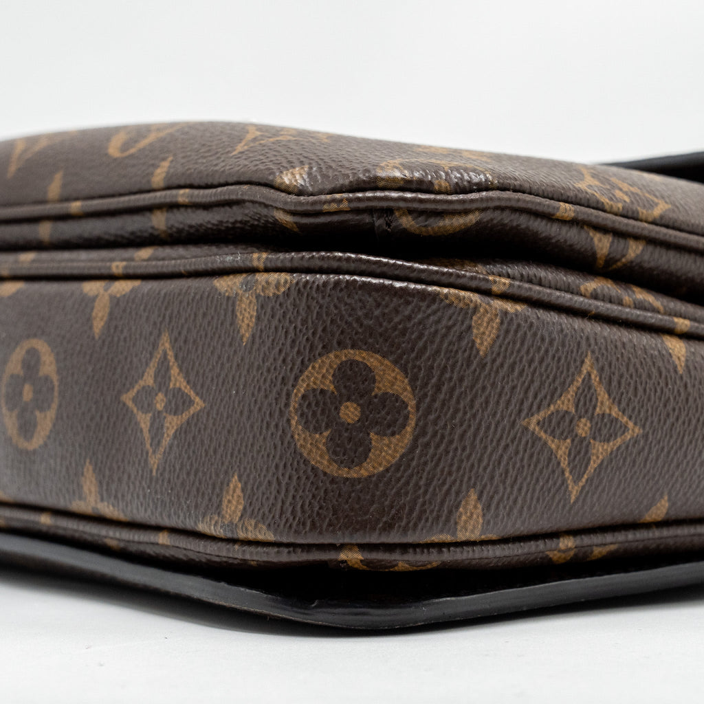 louis-vuitton-pochette-metis-monogram-canvas-ghw-29