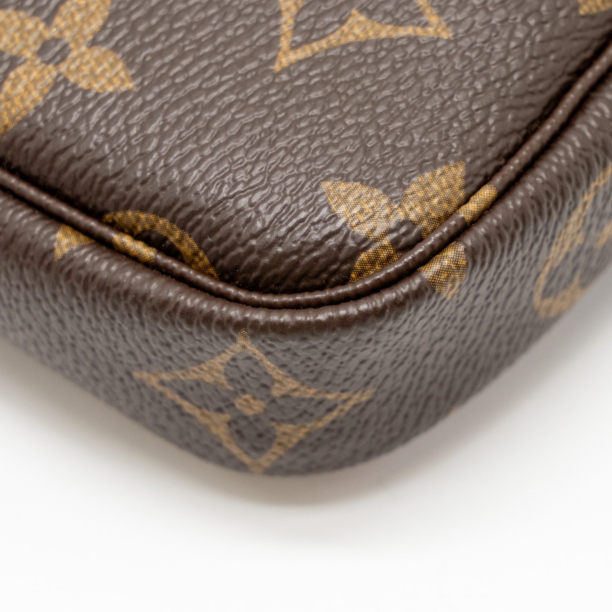 louis-vuitton-2020-mini-pochette-2020-christmas-animation-bumper-cars-monogram-canvas-ghw