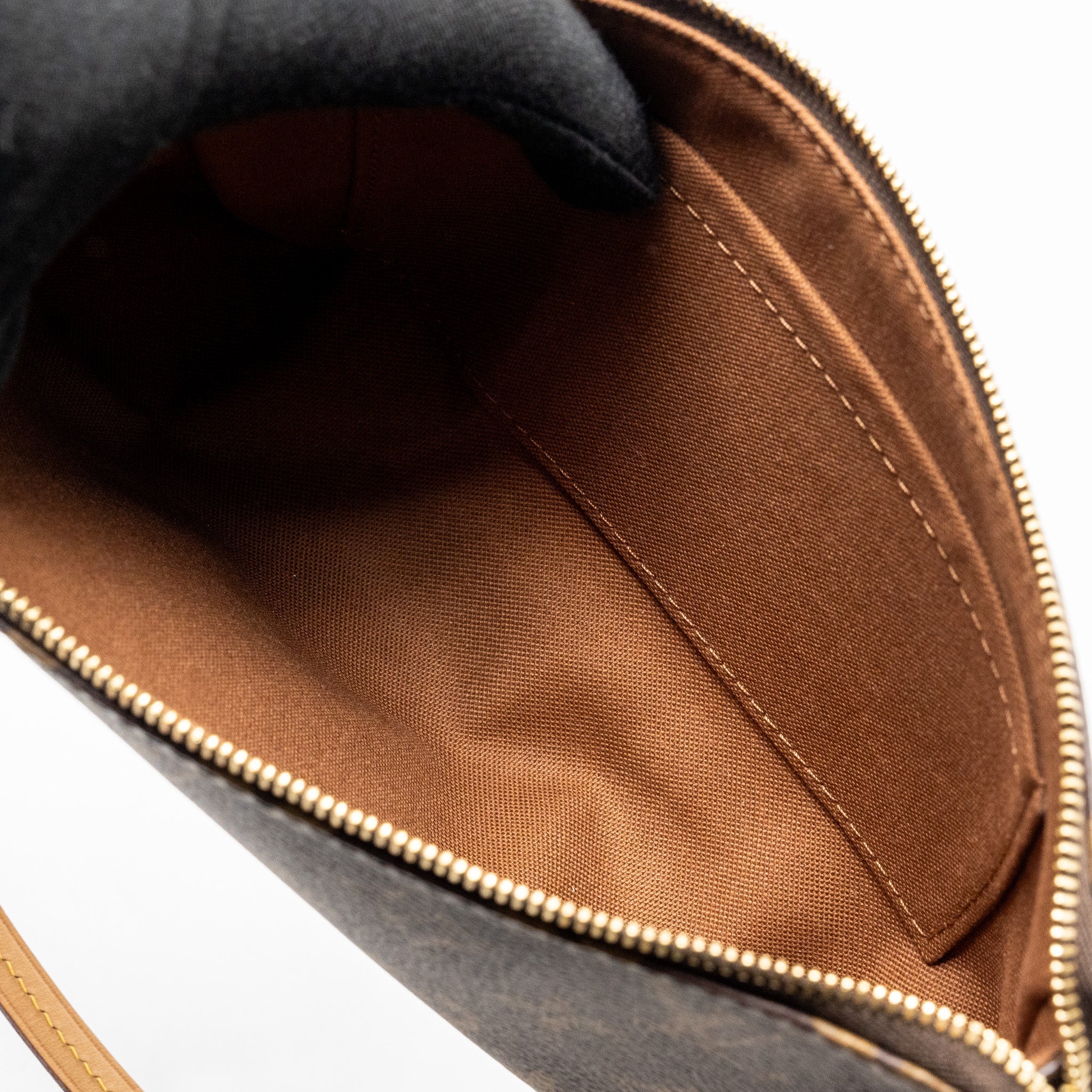 louis-vuitton-pochette-accessories-monogram-canvas-ghw-6