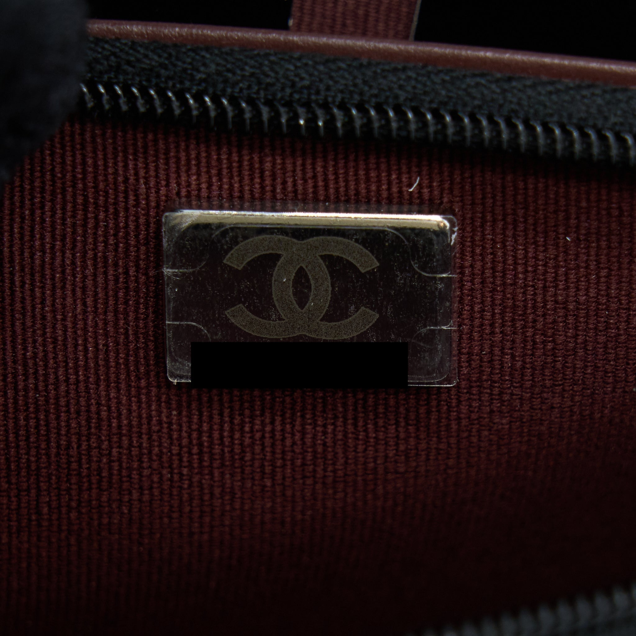 chanel-classic-wallet-on-chain-caviar-black-shw-microchip-3