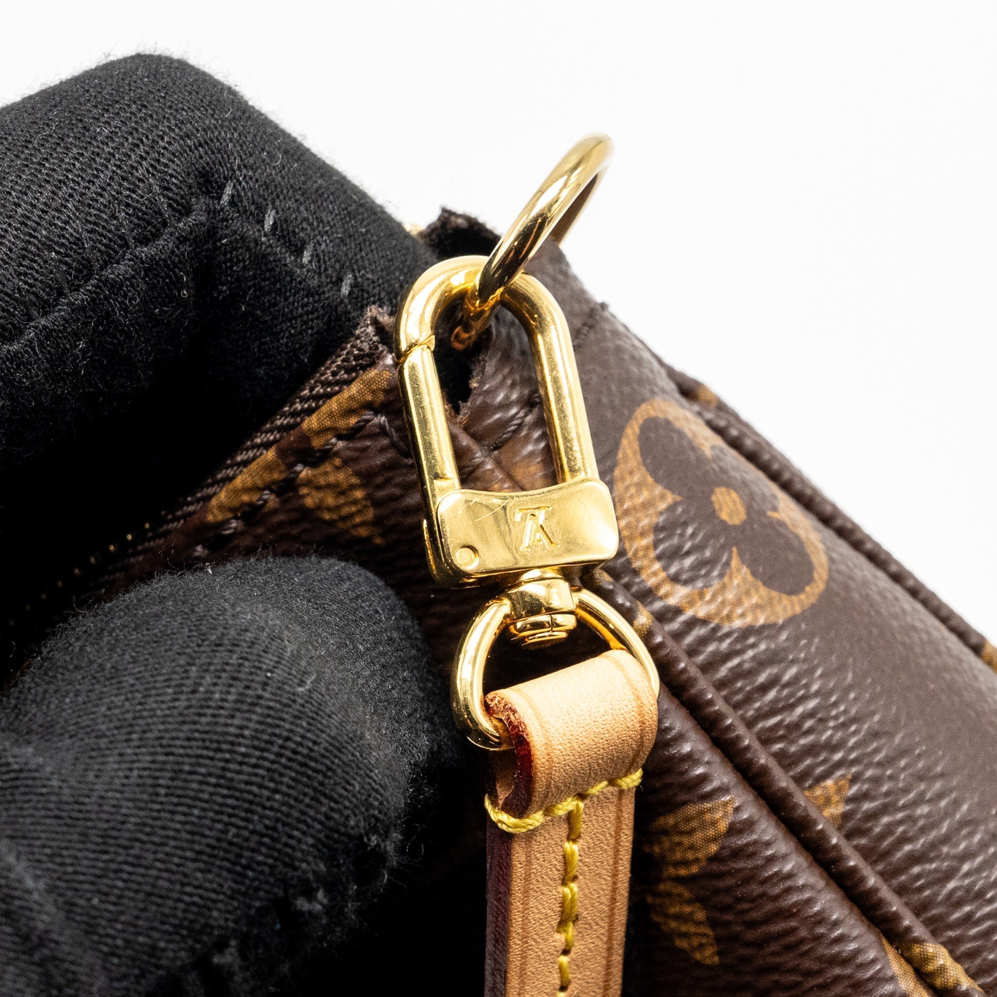 louis-vuitton-pochette-accessories-monogram-canvas-ghw-6