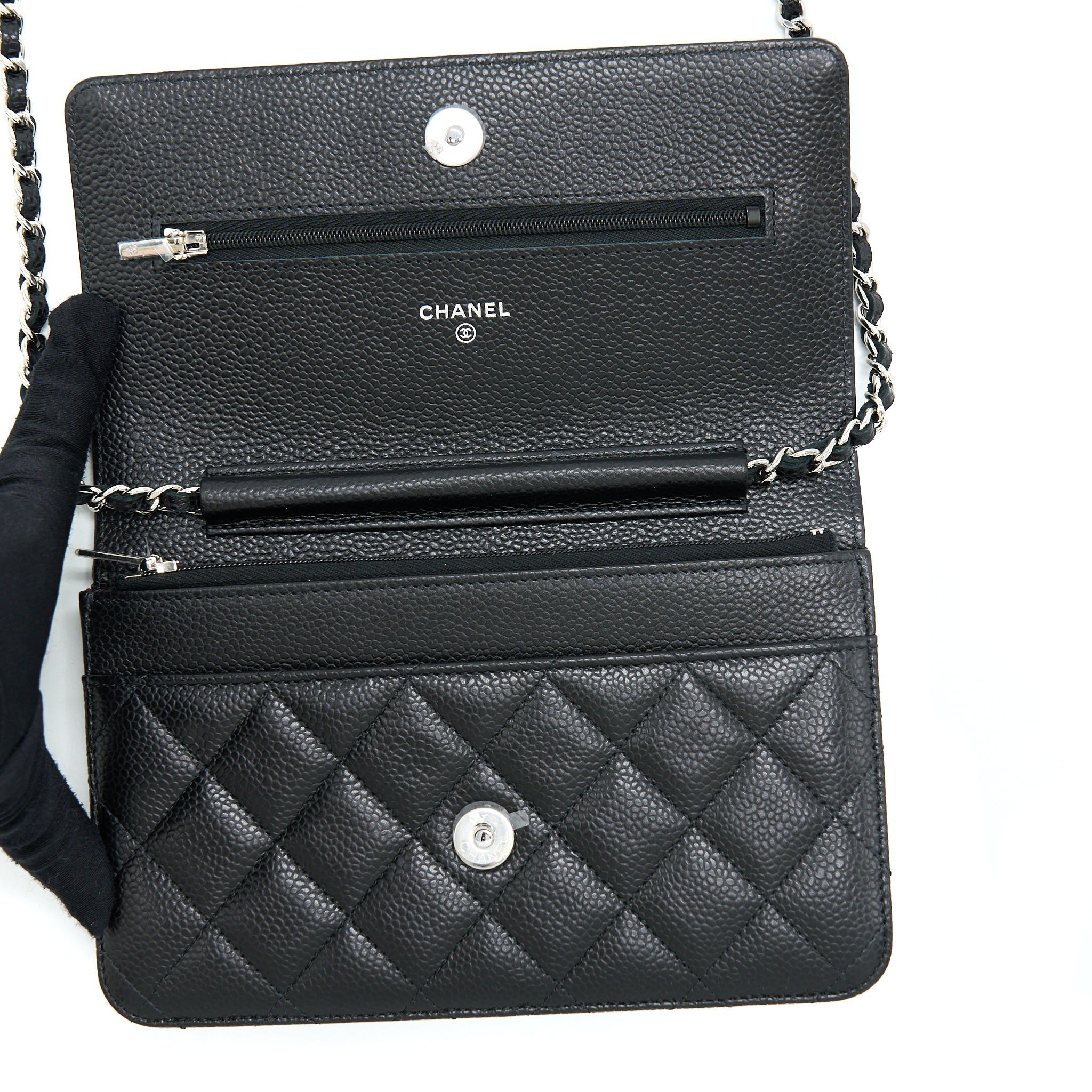 chanel-classic-wallet-on-chain-caviar-black-shw-microchip-3