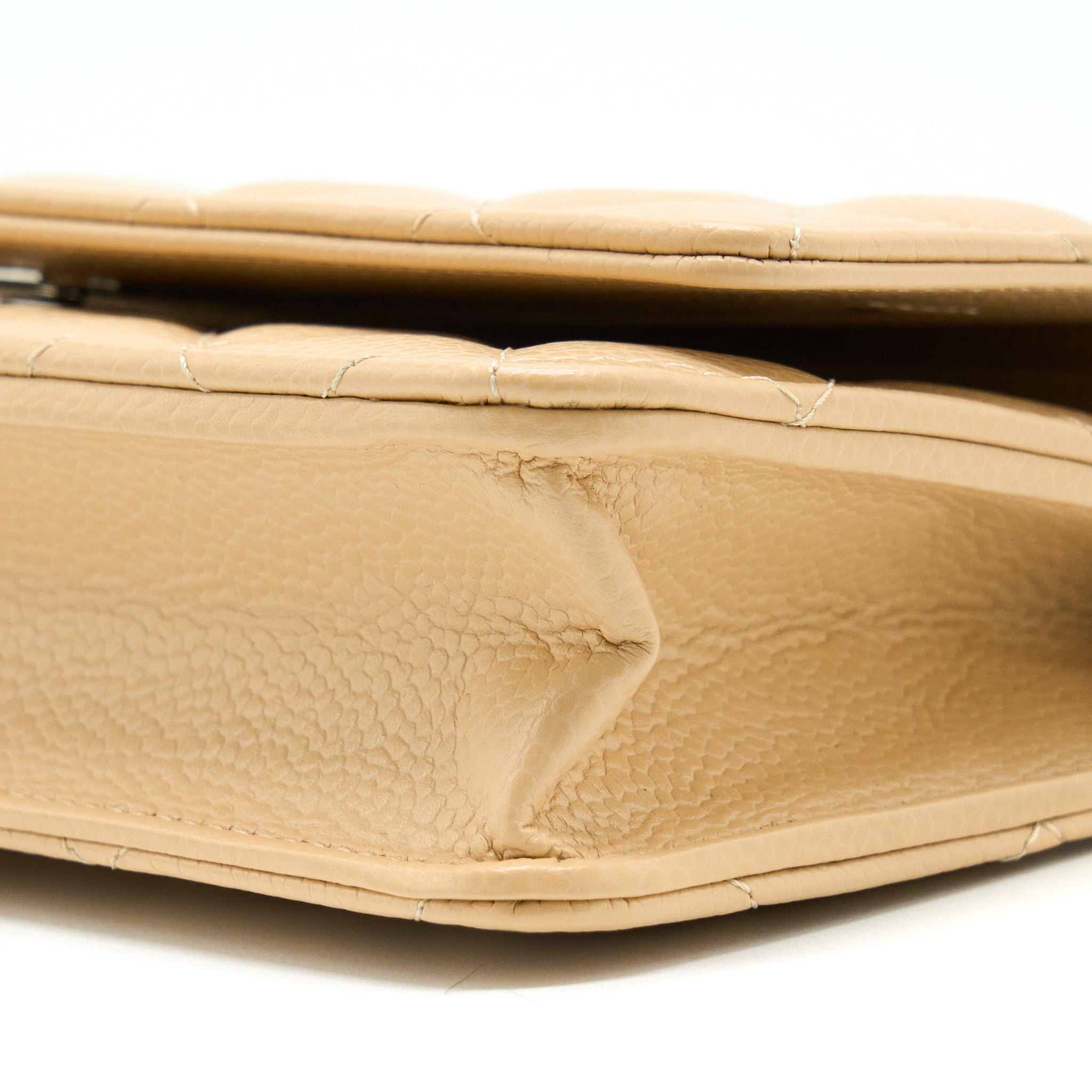 chanel-classic-wallet-on-chain-caviar-beige-lghw-microchip
