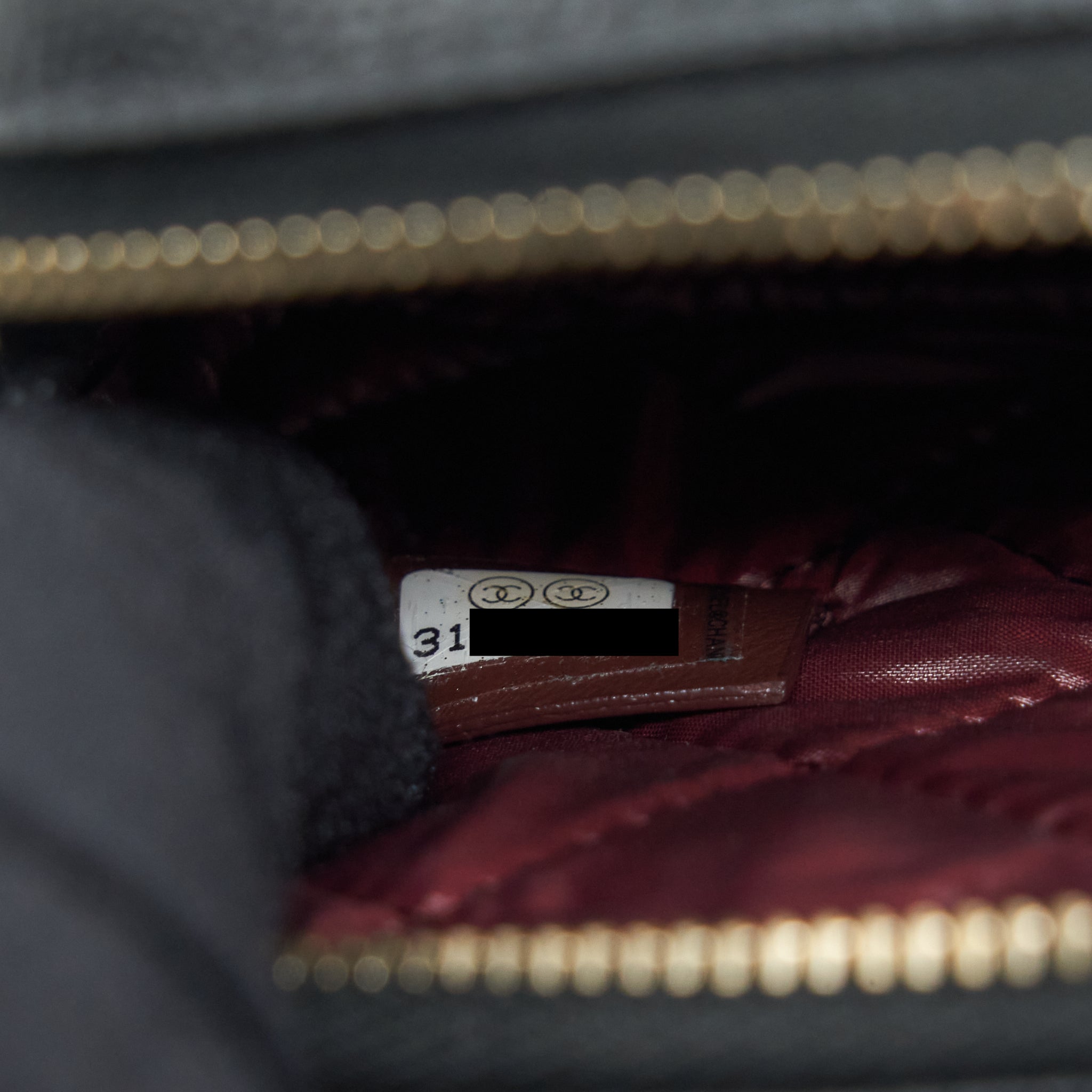 chanel-small-zipper-vanity-pouch-caviar-black-lghw