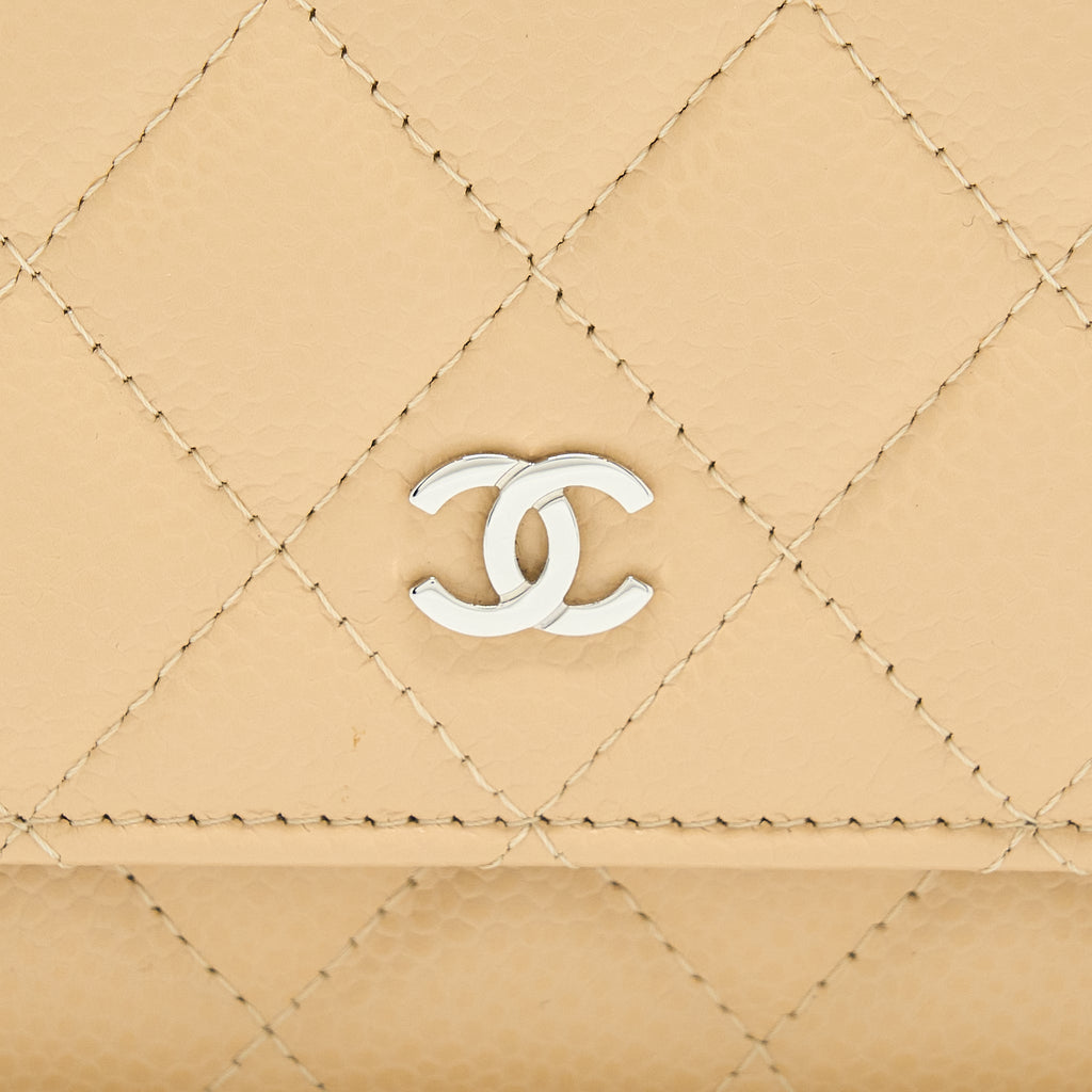 chanel-classic-wallet-on-chain-caviar-beige-lghw-microchip