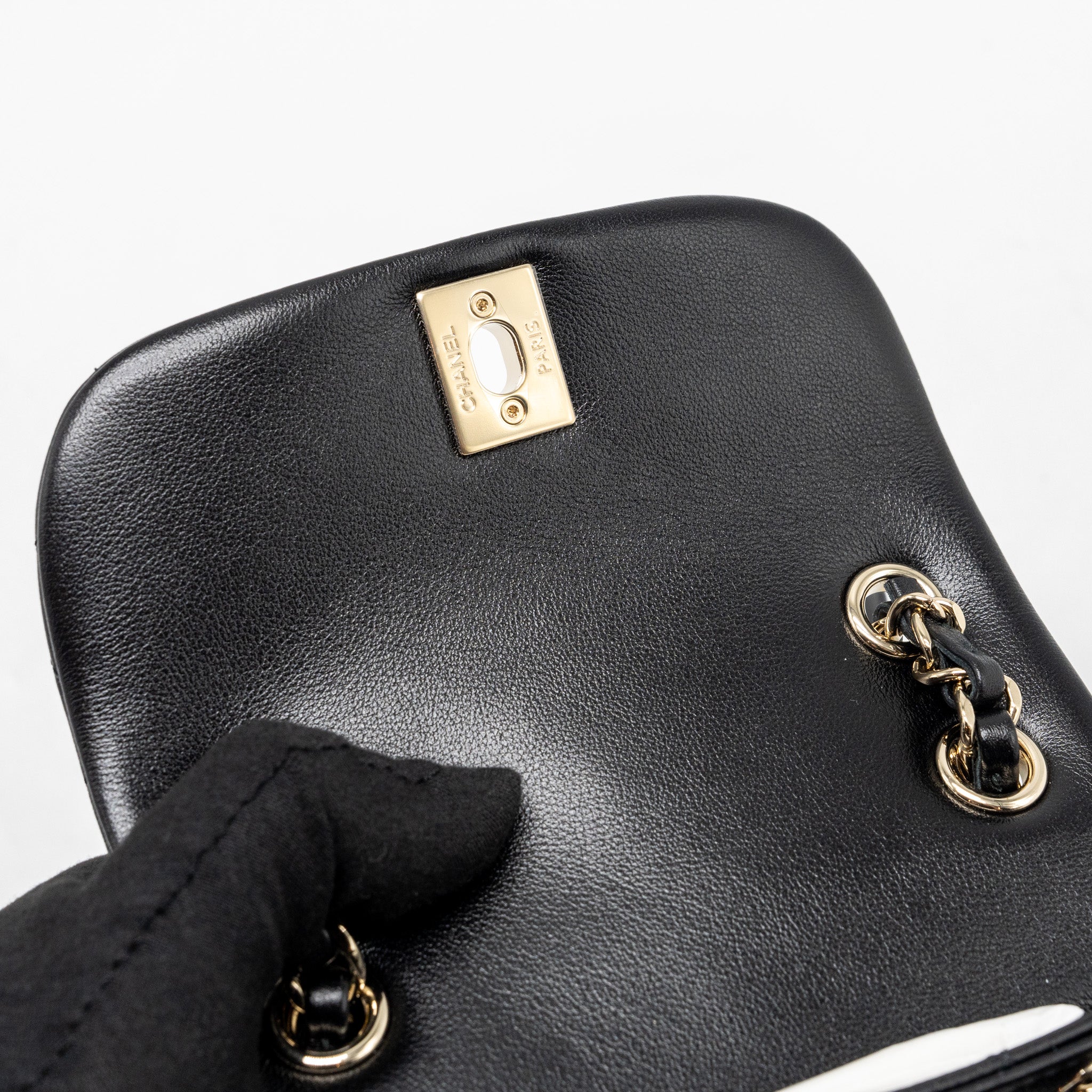 chanel-24p-small-duma-backpack-calfskin-black-lghw