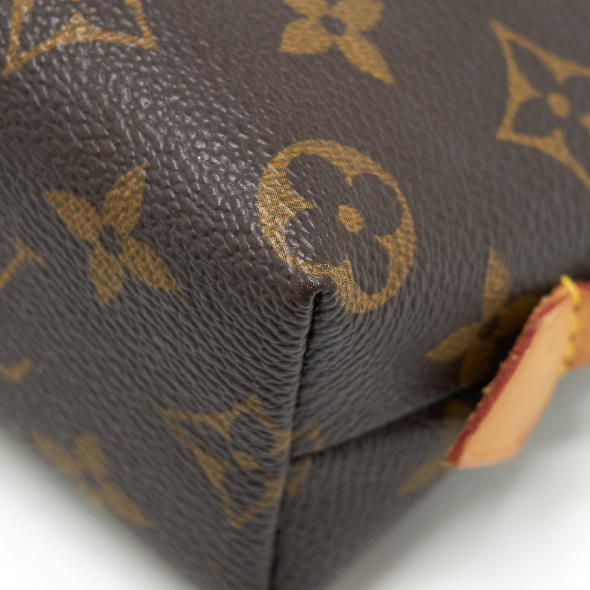 louis-vuitton-vintage-pouch-monogram-canvas-year-2007