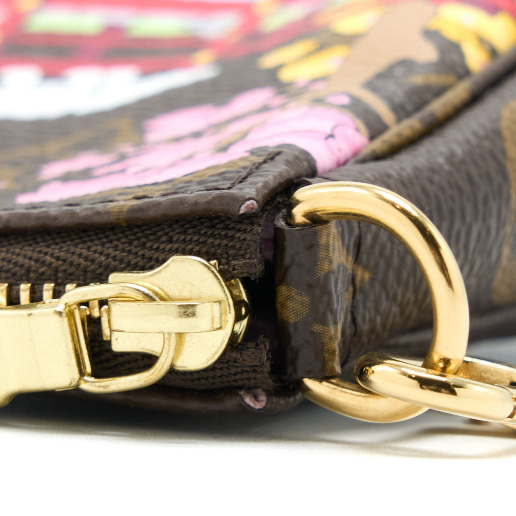 louis-vuitton-mini-pochette-accessories-limited-vivienne-holidays-japan-monogram-canvas-ghw
