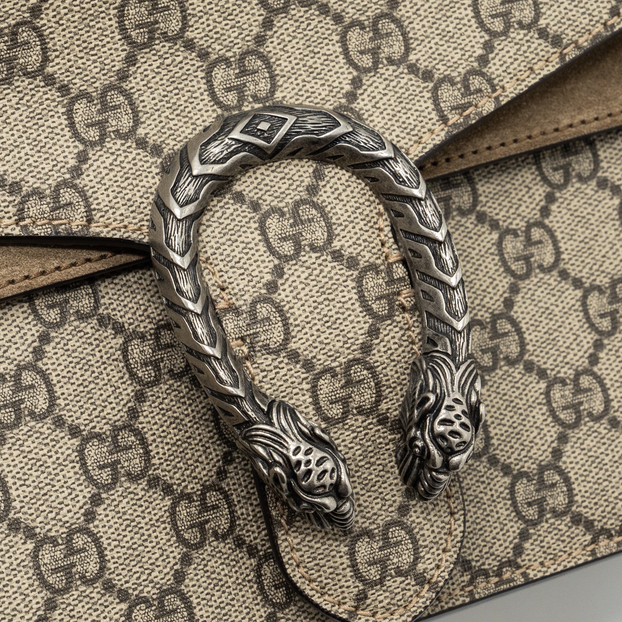 gucci-dionysus-medium-gg-supreme-shoulder-bag-canvas-suede-ruthenium-silver