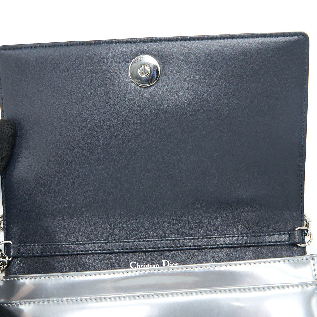 dior-diorama-wallet-on-chain-patent-metallic-silver-shw