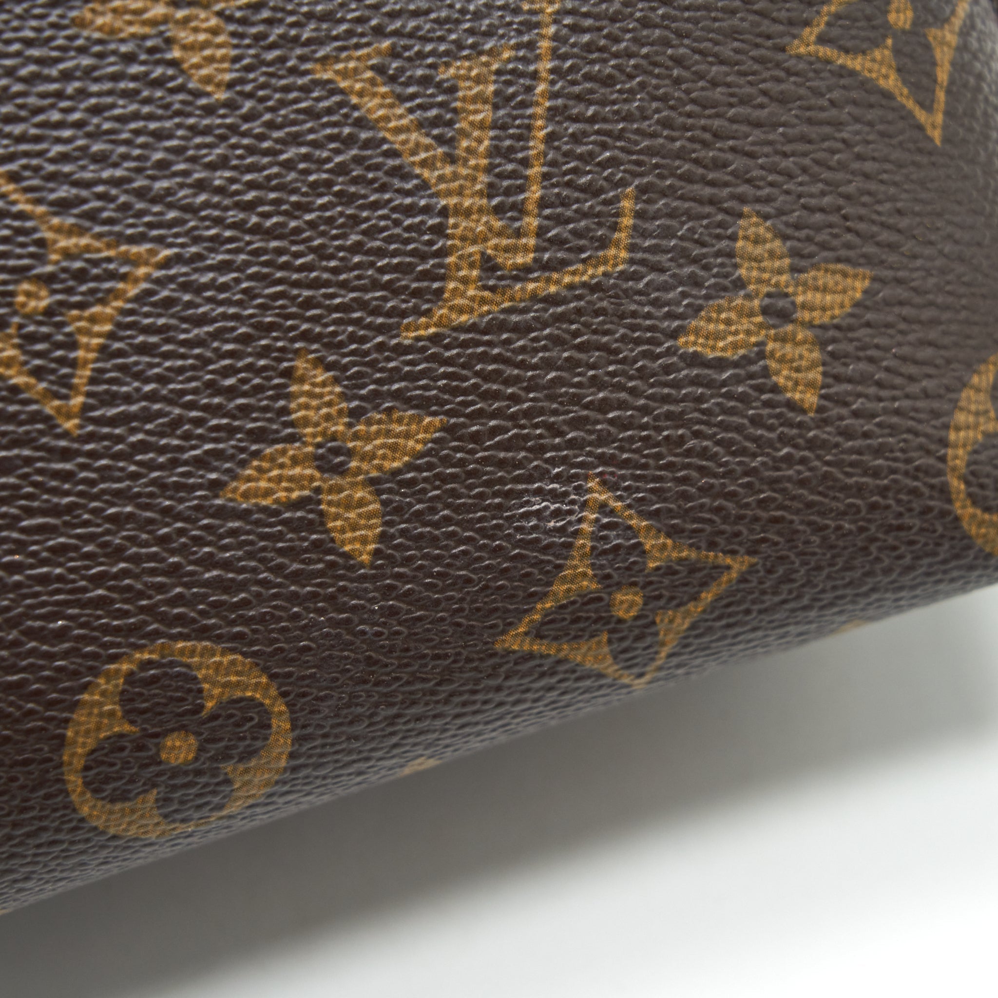 louis-vuitton-vintage-pouch-monogram-canvas-year-2007
