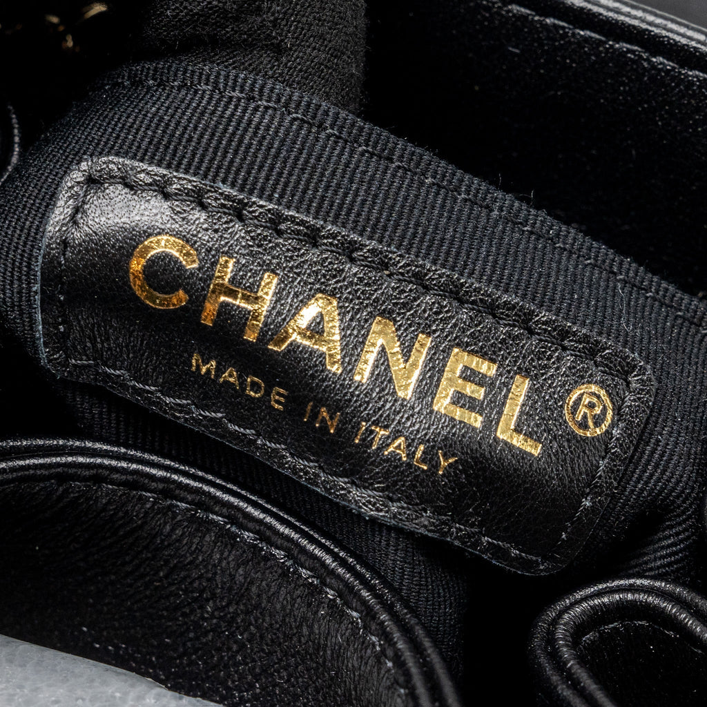 chanel-24p-small-duma-backpack-calfskin-black-lghw
