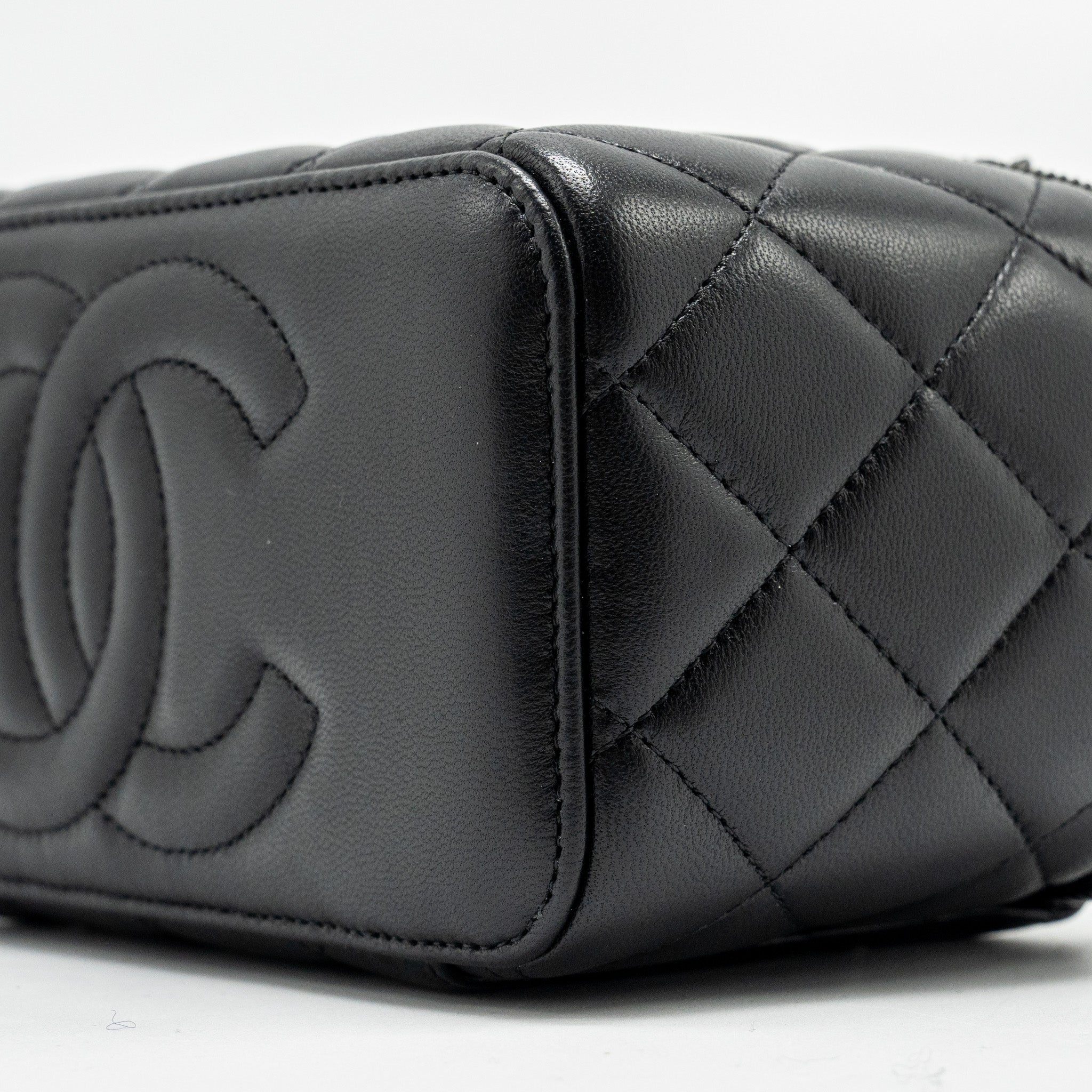 chanel-long-vanity-case-lambskin-so-black-microchip