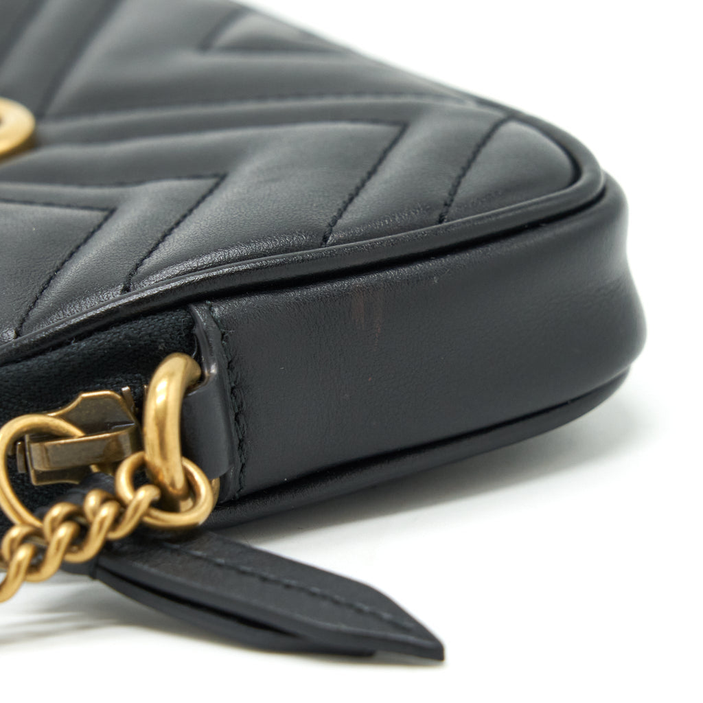 gucci-gg-marmont-small-pouch-with-chains-black-ghw
