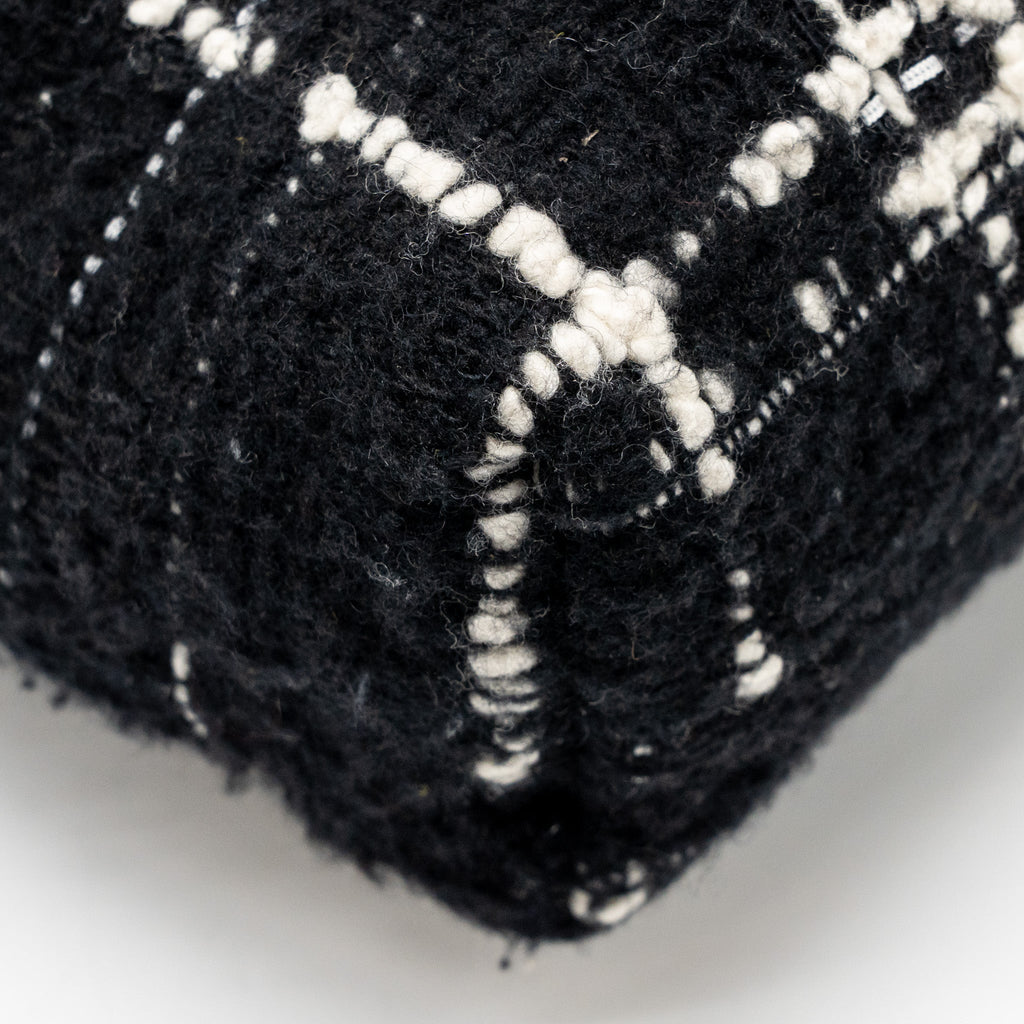 chanel-medium-22-bag-quilted-tweed-black-multicolour-microchip