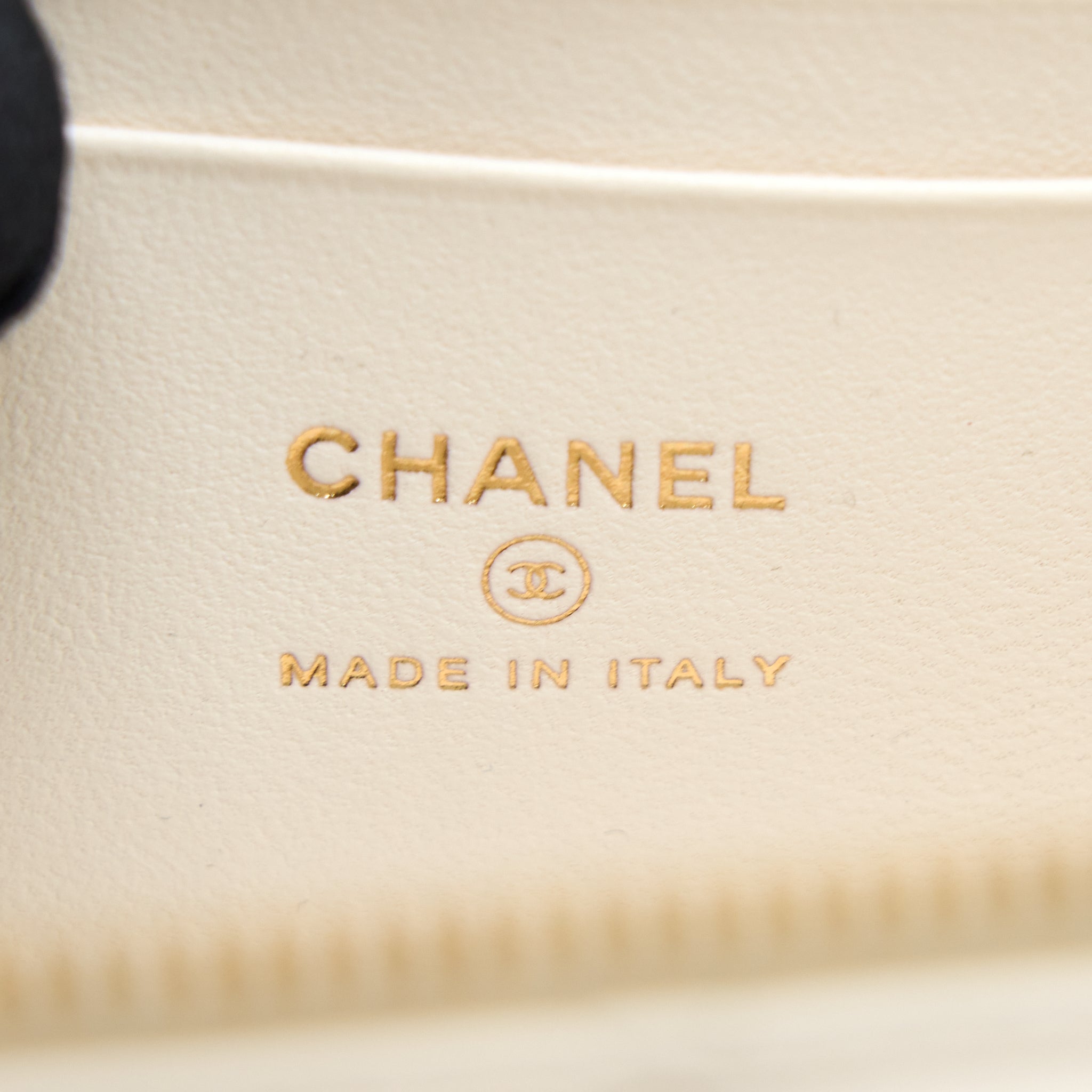 chanel-coco-letter-long-vanity-with-chain-lambskin-white-ghw