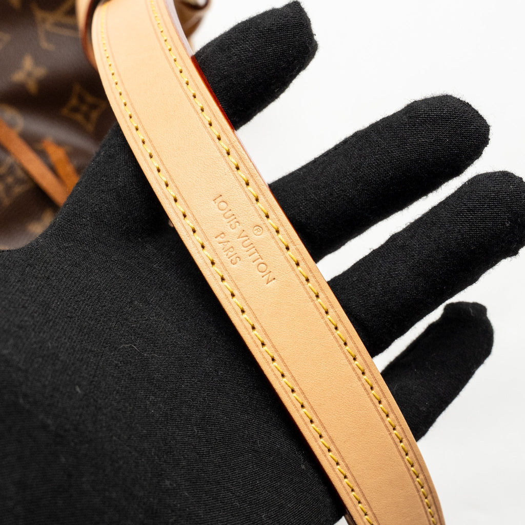 louis-vuitton-noe-bag-monogram-canvas-ghws