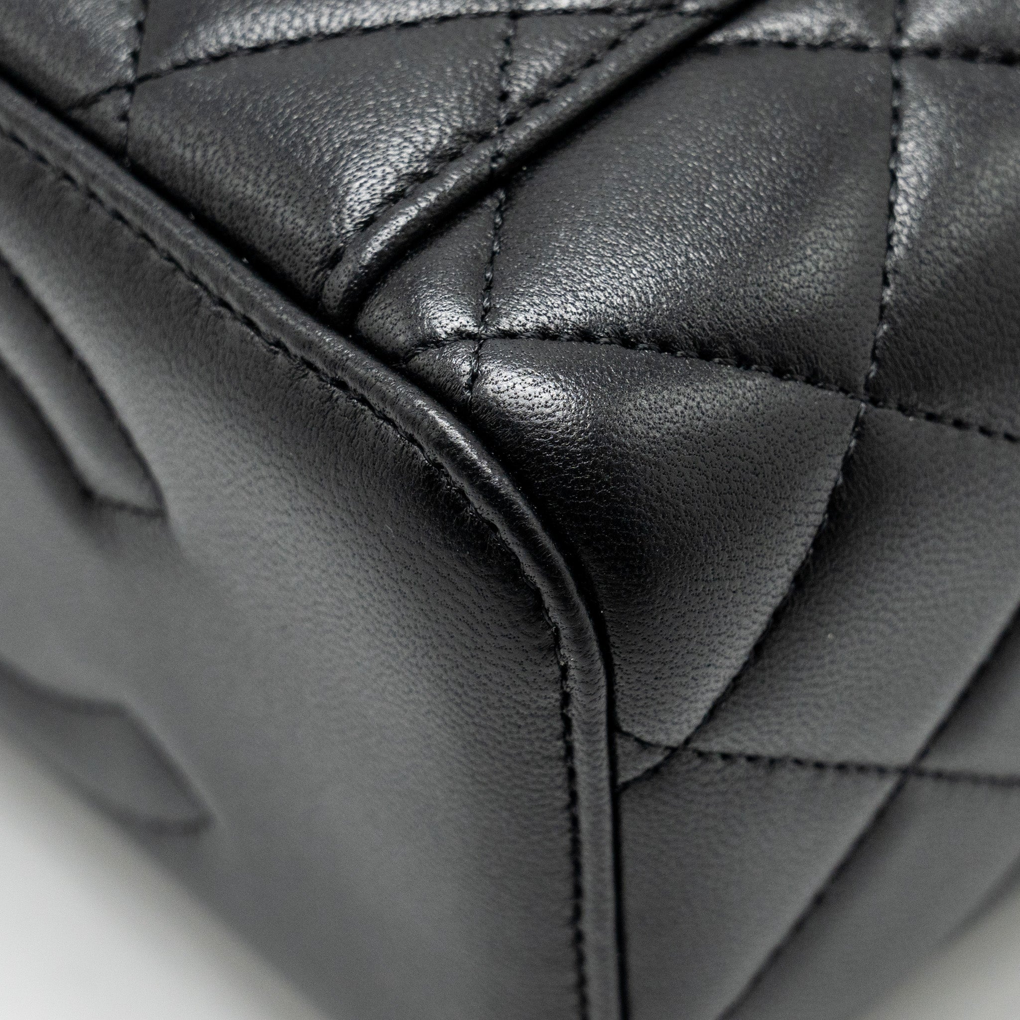 chanel-long-vanity-case-lambskin-so-black-microchip