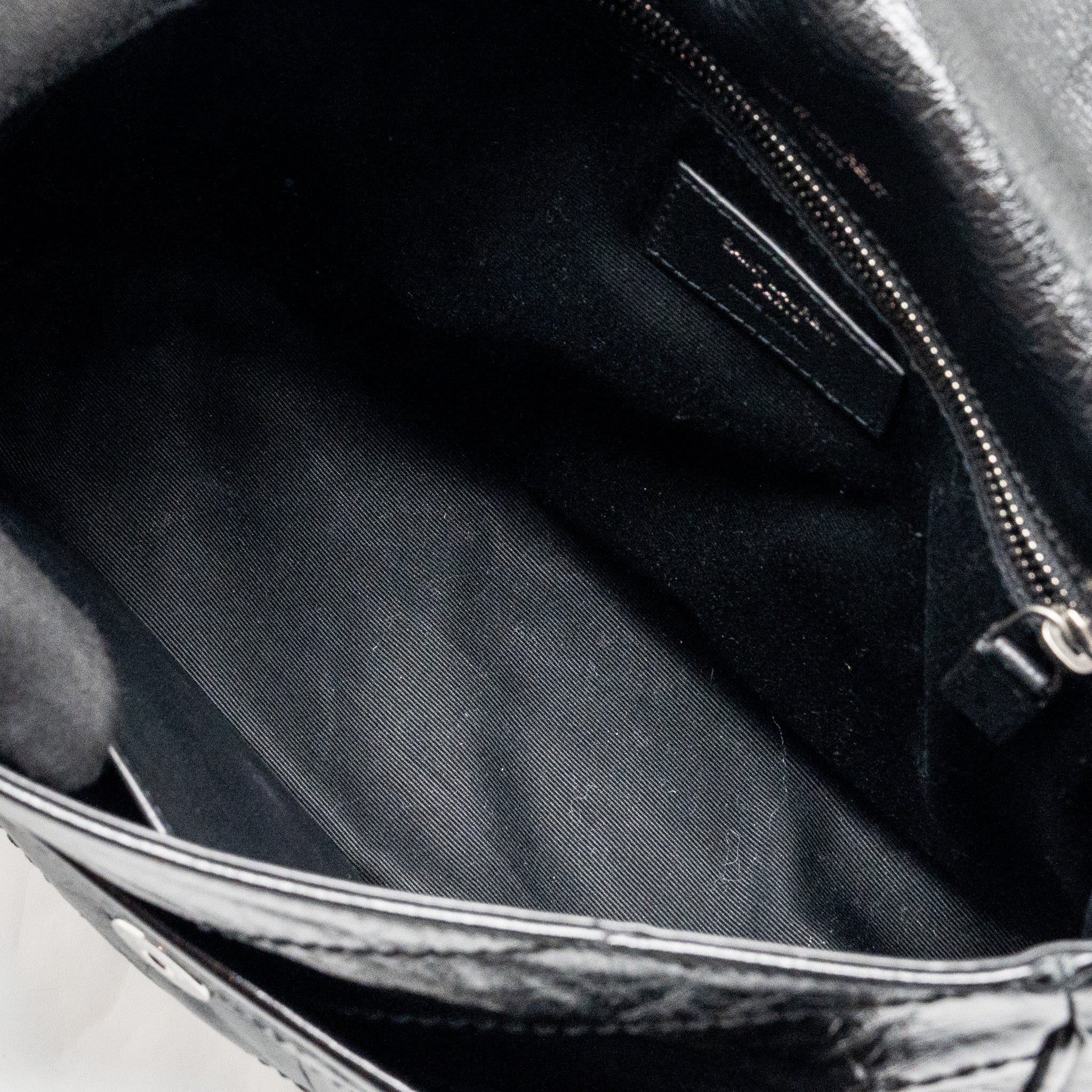 saint-laurent-ysl-medium-niki-calfskin-black-shw