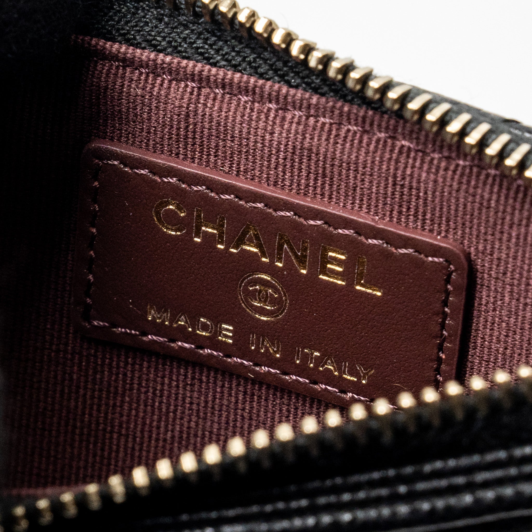 chanel-flap-with-zip-card-holder-caviar-black-lghw-microchip