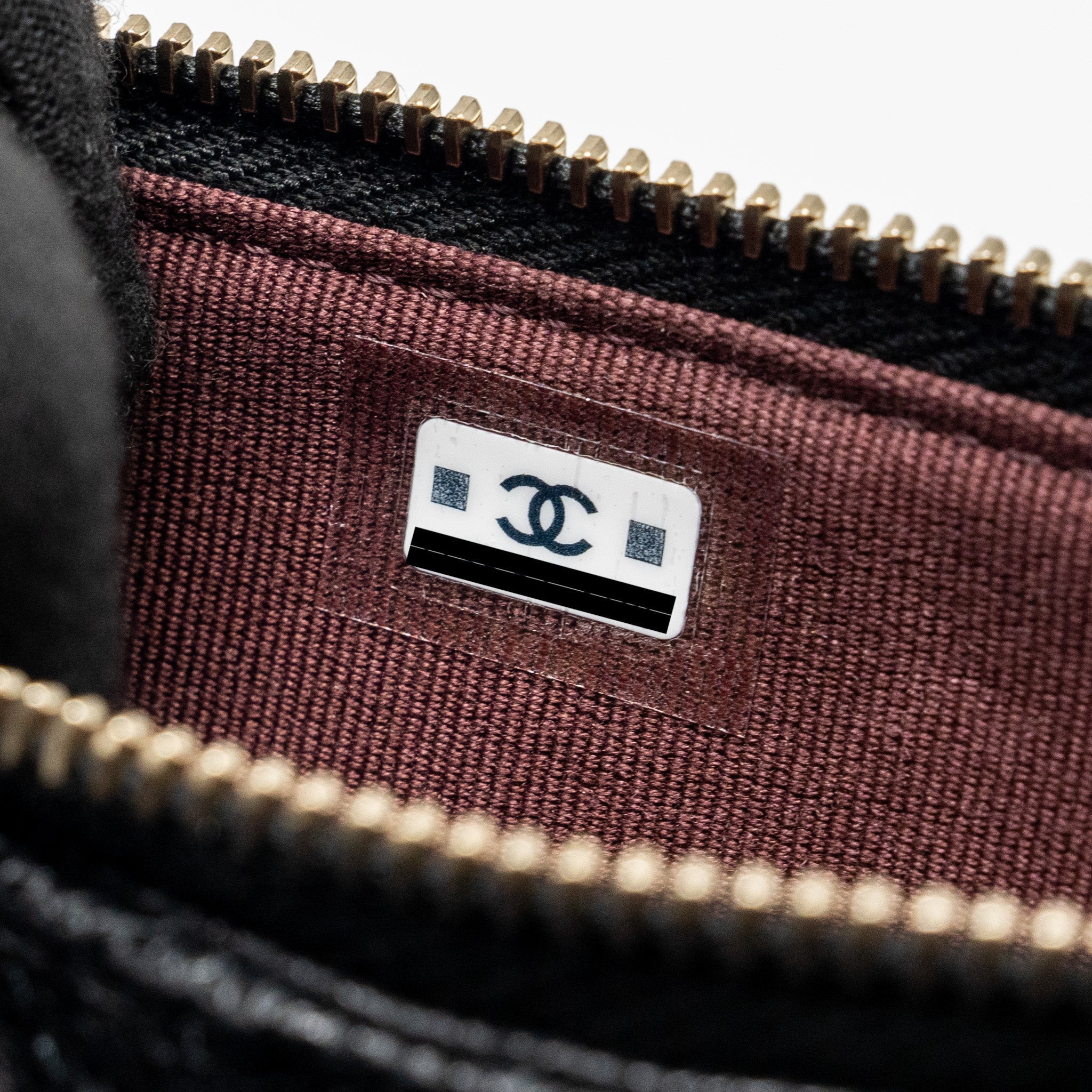 chanel-flap-with-zip-card-holder-caviar-black-lghw-microchip