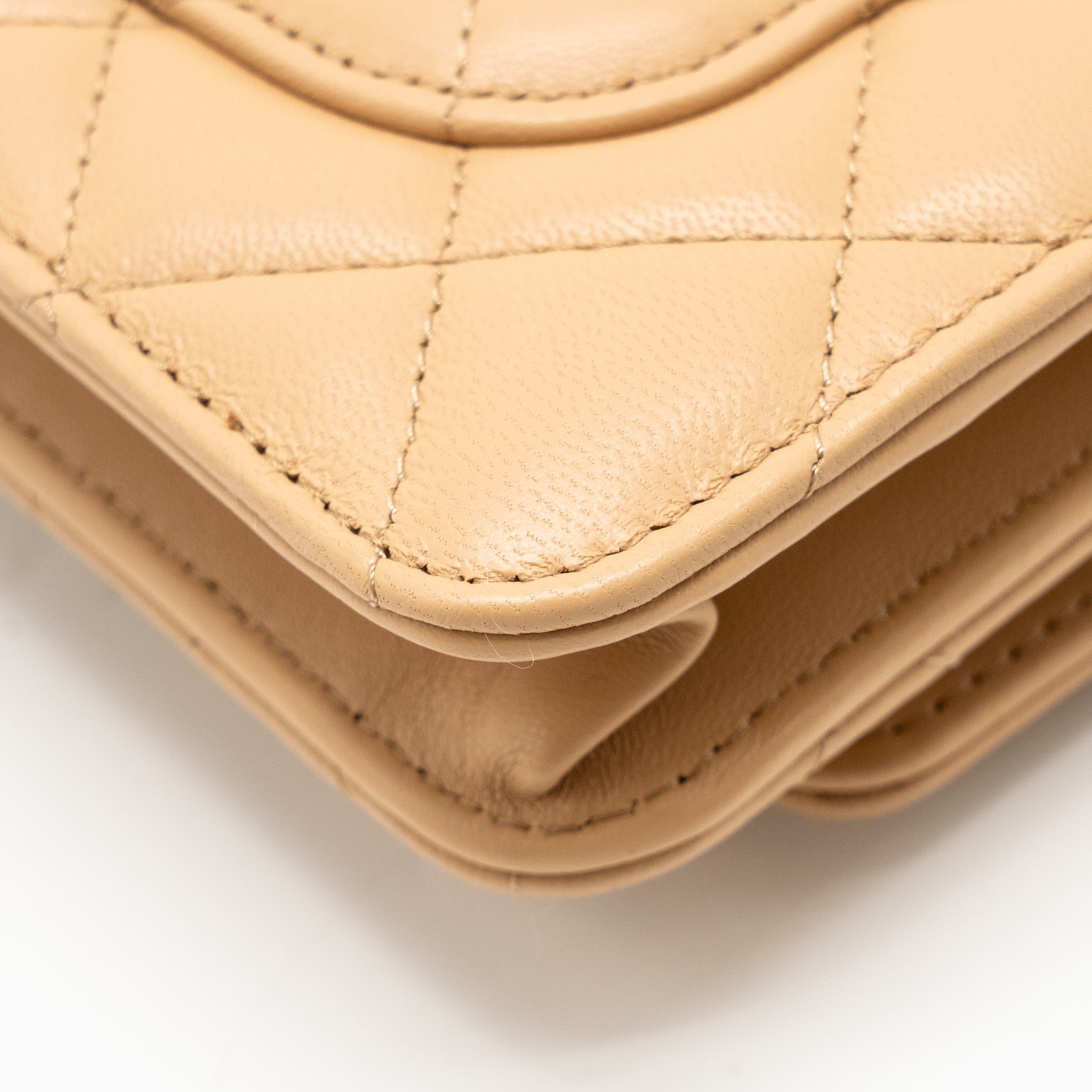 chanel-pearl-crush-wallet-on-chain-lambskin-beige-ghw-microchip-copy