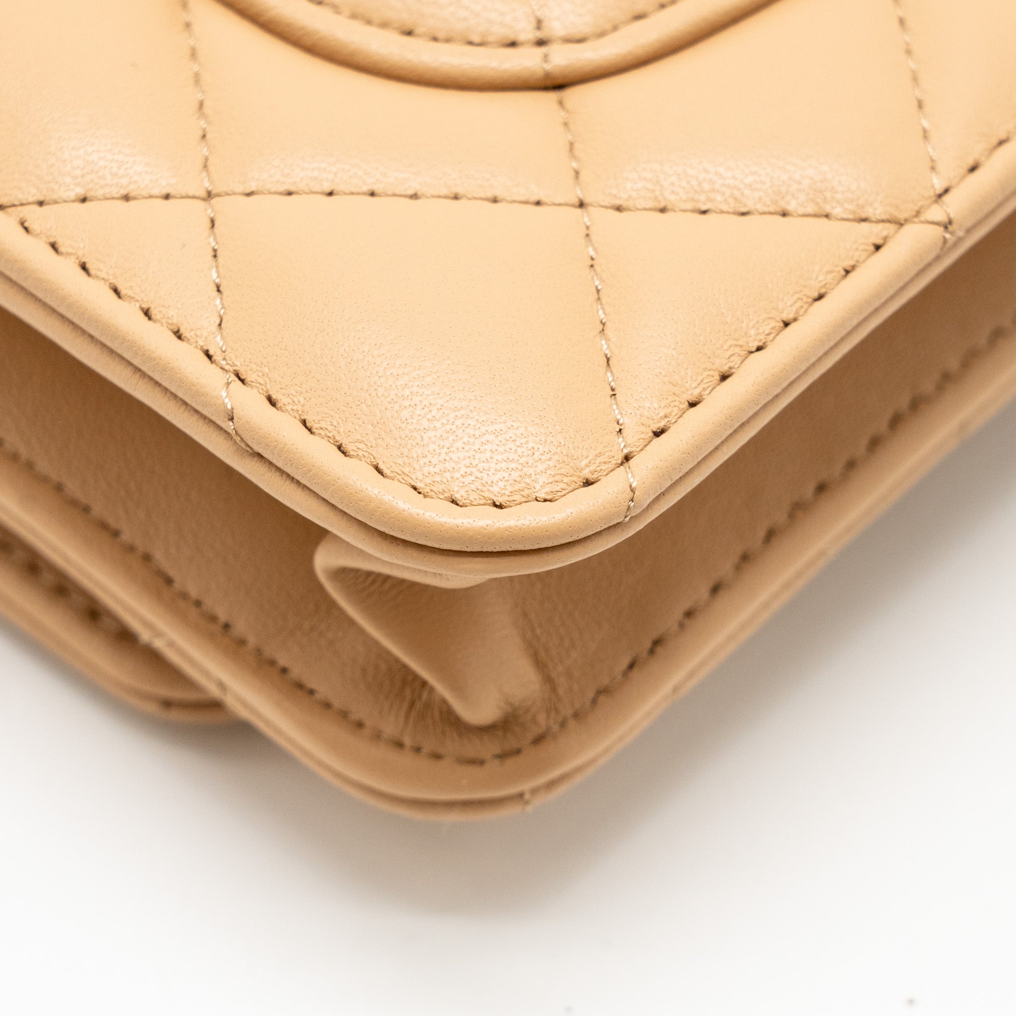 chanel-pearl-crush-wallet-on-chain-lambskin-beige-ghw-microchip-copy