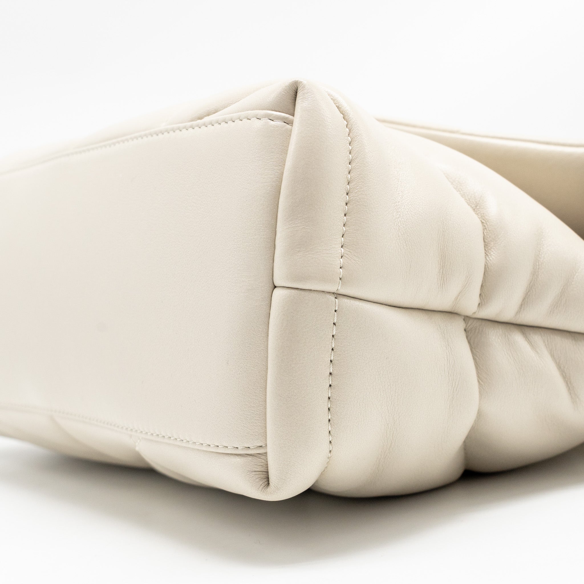 saint-laurent-ysl-small-loulou-puffer-shoulder-bag-lambskin-blanc-vintage-ghw