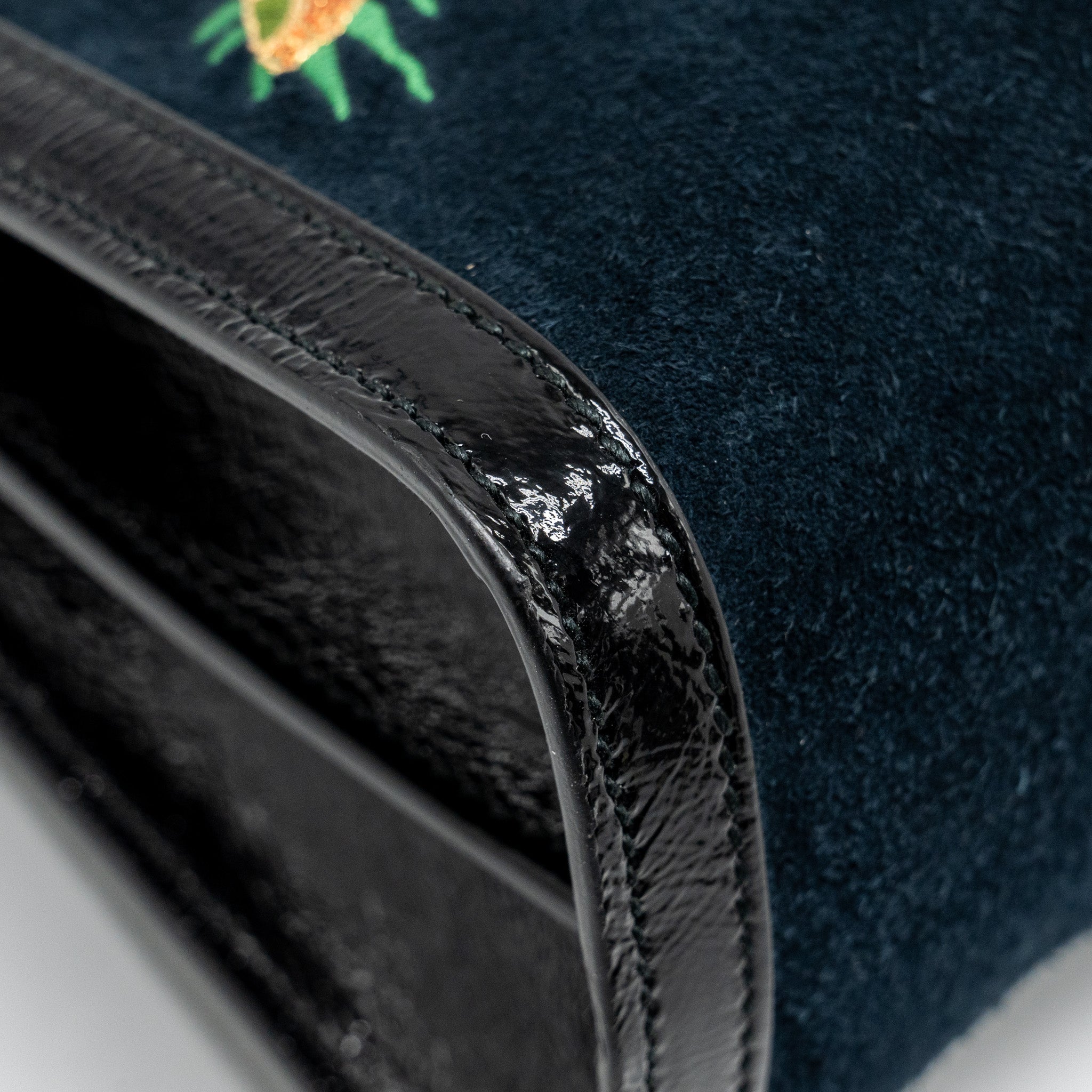 gucci-ophidia-chain-bag-dragon-embroidered-suede-blue-black-multicolour-ghw