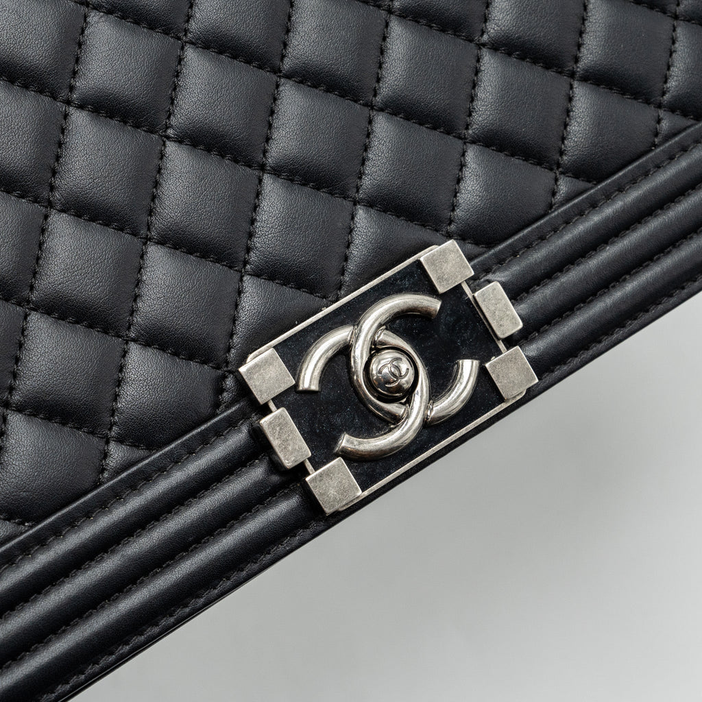 chanel-new-medium-boy-bag-smooth-calfskin-black-ruthenium-hardware