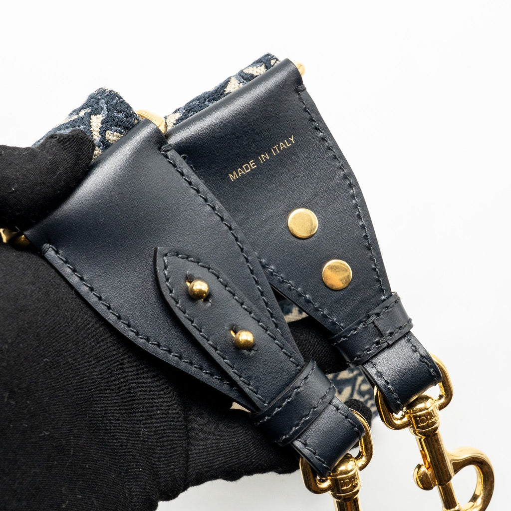 dior-large-bobby-bag-grained-calfskin-beige-ghw