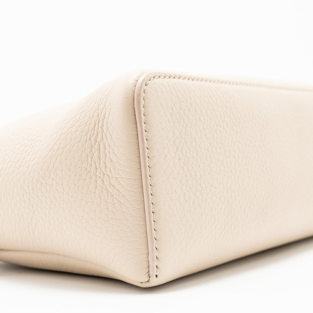loro-piana-extra-pocket-l19-grained-calfskin-whisper-white-shw