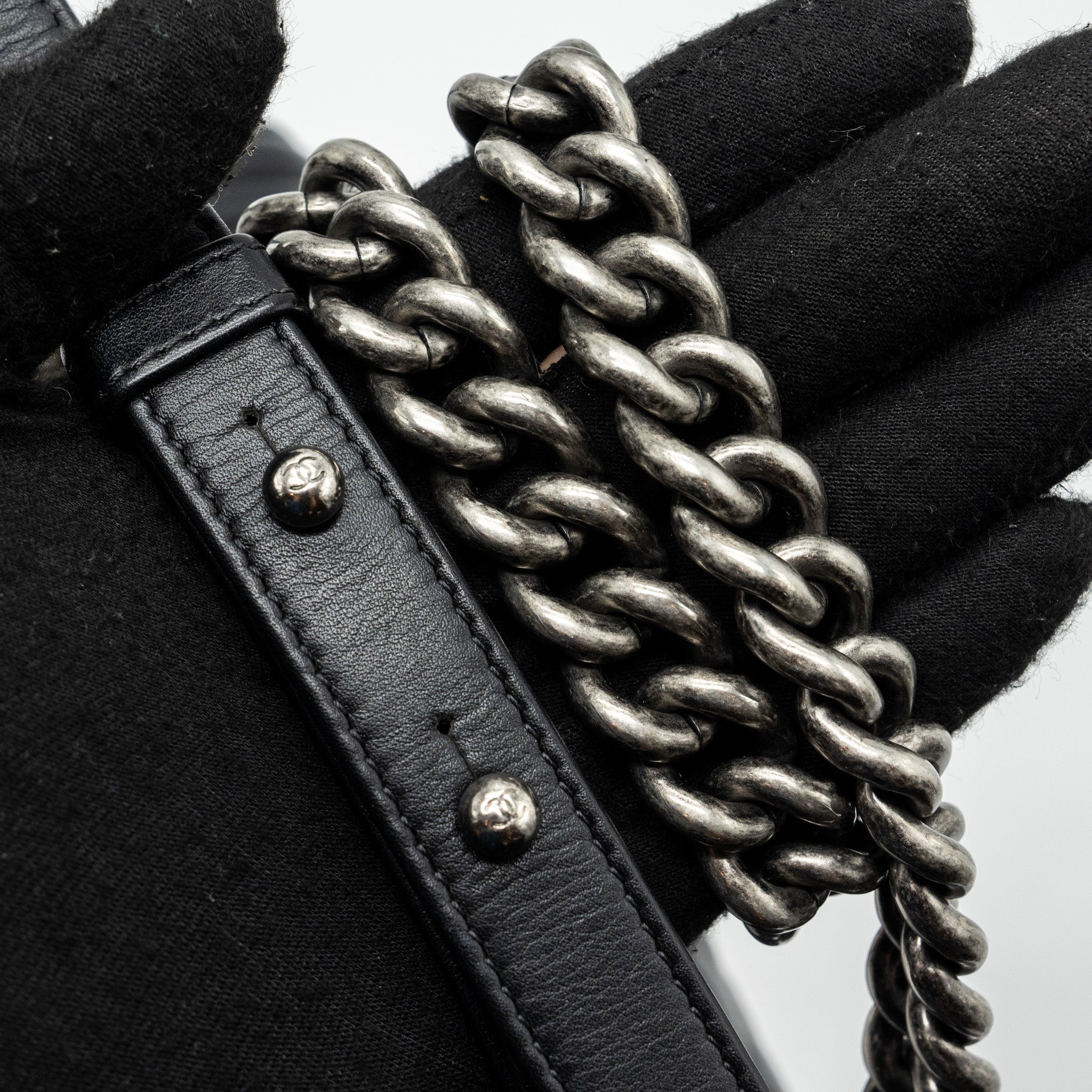 chanel-new-medium-boy-bag-smooth-calfskin-black-ruthenium-hardware