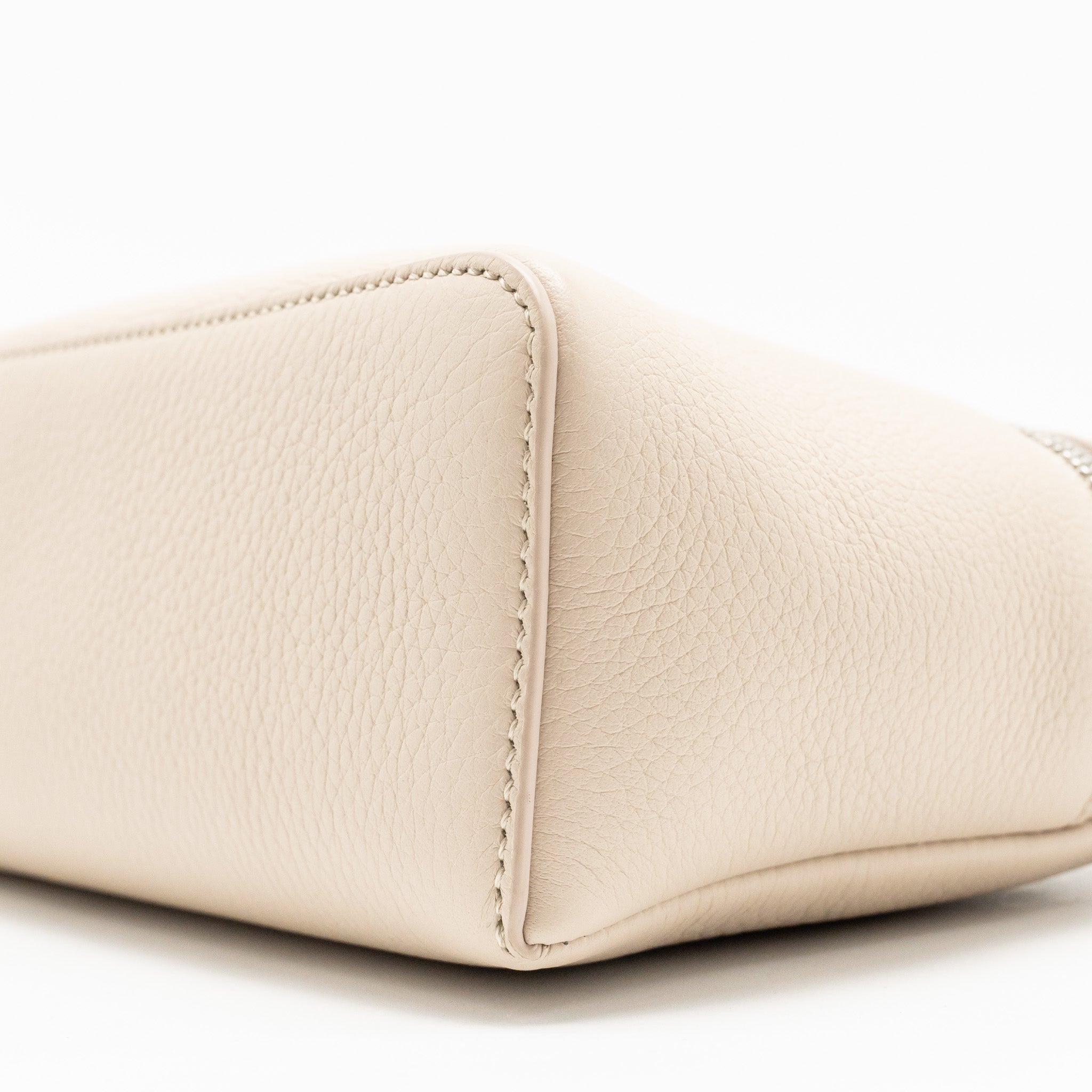 loro-piana-extra-pocket-l19-grained-calfskin-whisper-white-shw