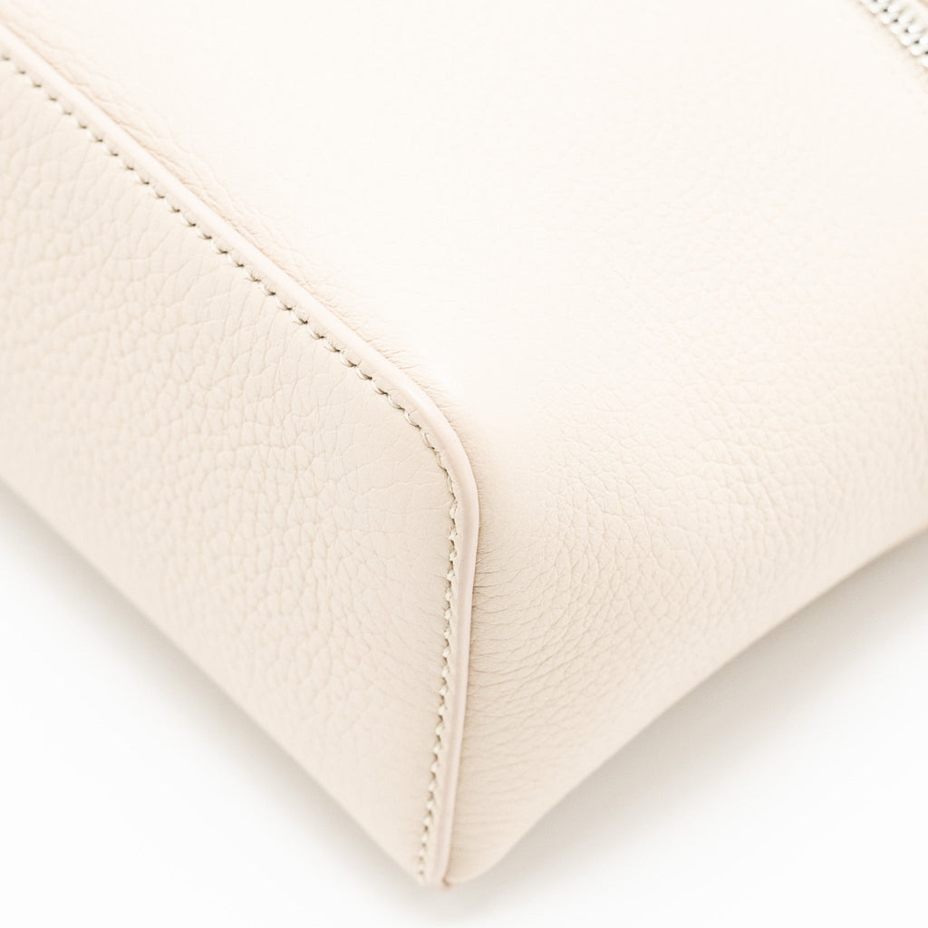 loro-piana-extra-pocket-l19-grained-calfskin-whisper-white-shw