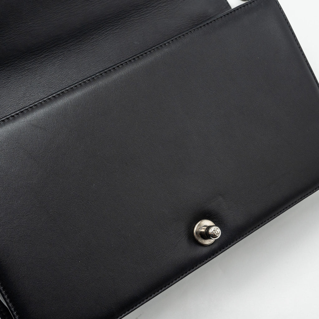 chanel-new-medium-boy-bag-smooth-calfskin-black-ruthenium-hardware