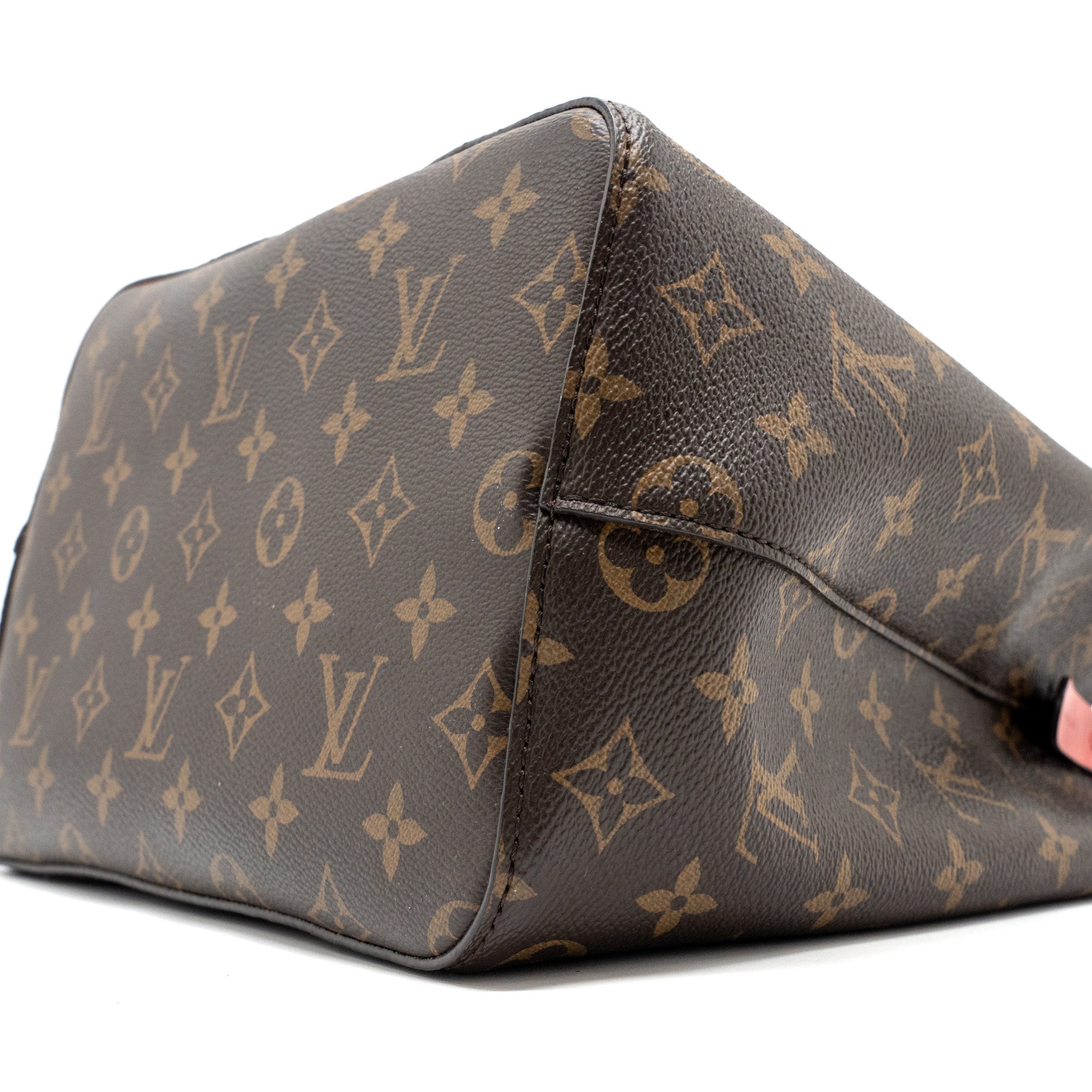 louis-vuitton-neonoe-monogram-canvas-red-ghw-1