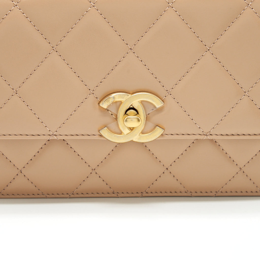 chanel-21a-small-gold-crush-flap-bag-calfskin-beige-ghw-microchip