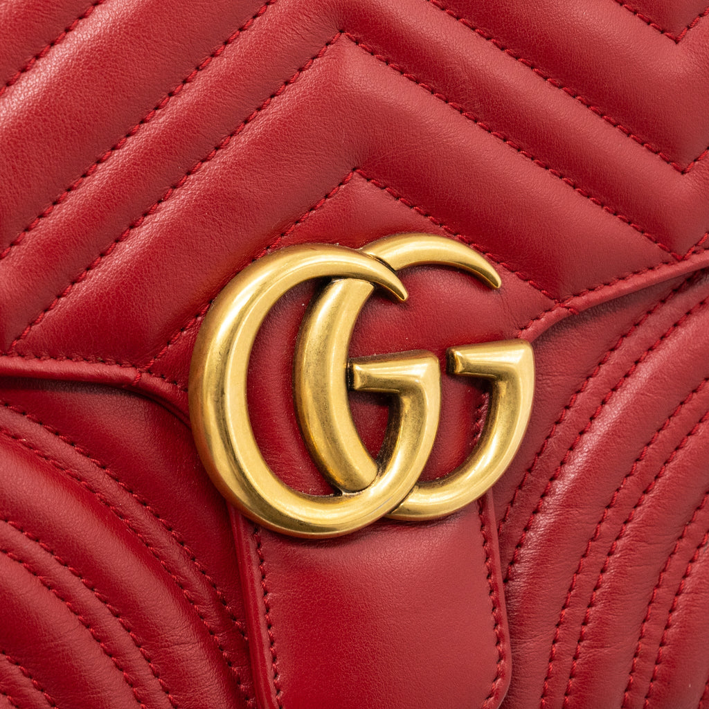 gucci-gg-marmont-matelasse-shoulder-bag-calfskin-red-ghw