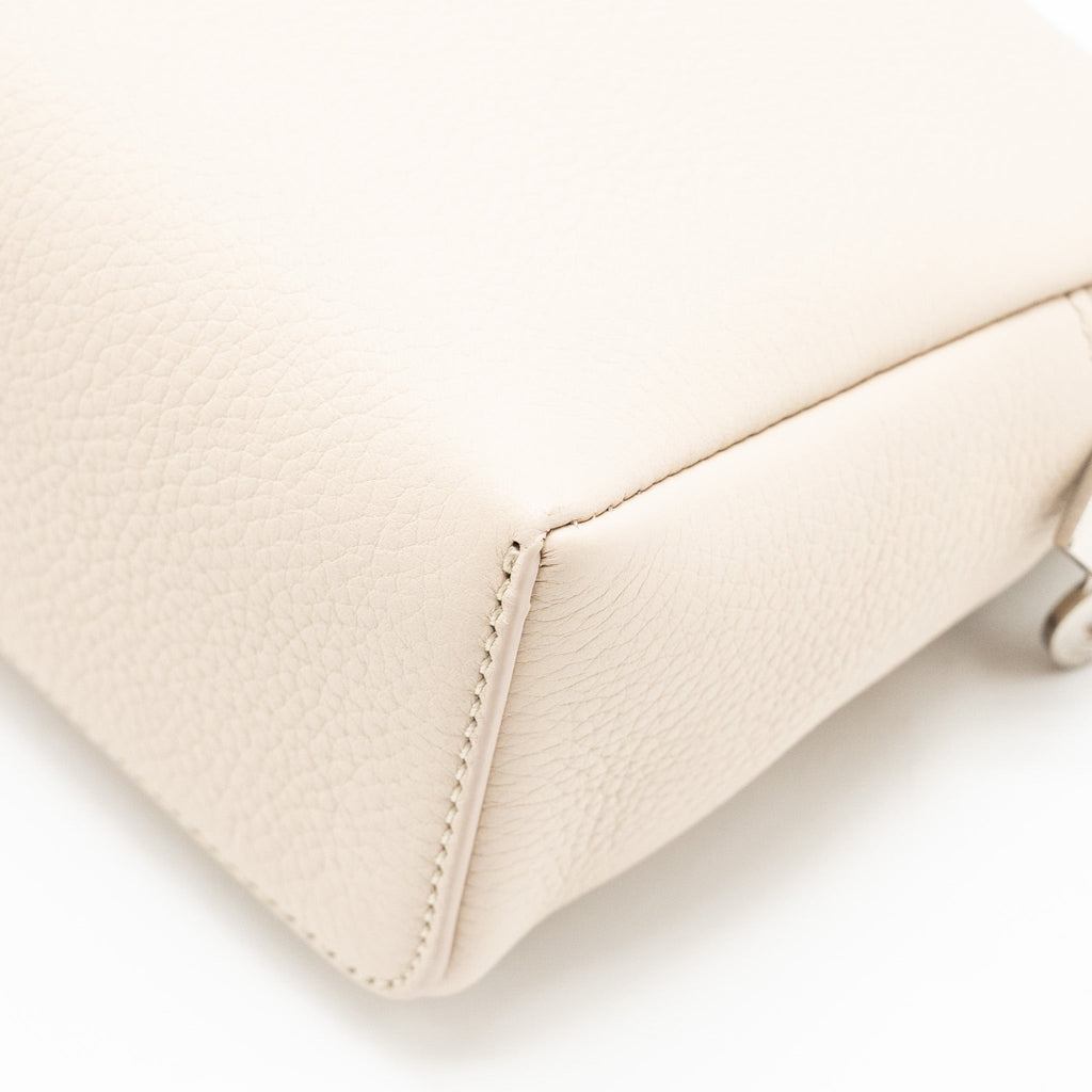 loro-piana-extra-pocket-l19-grained-calfskin-whisper-white-shw