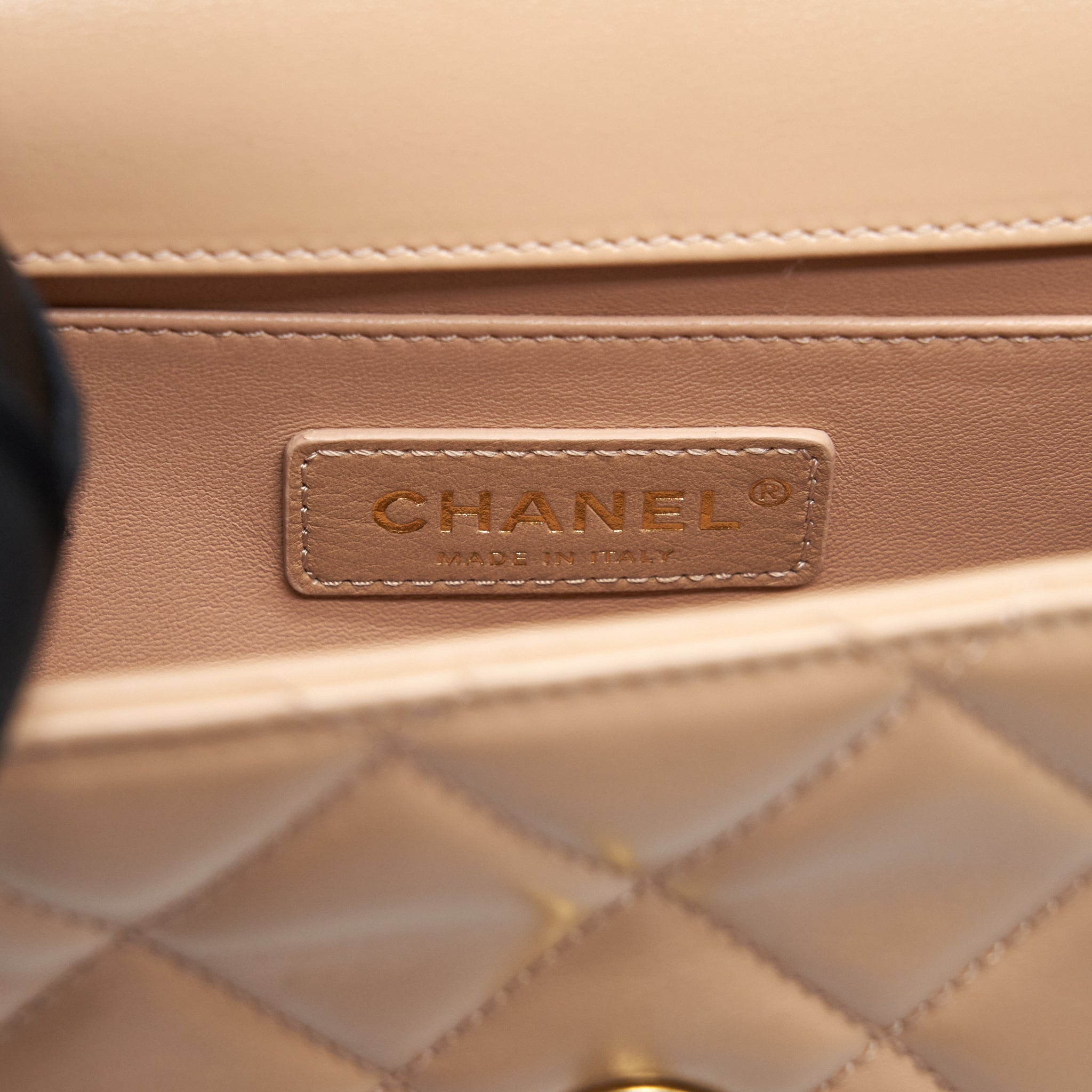chanel-21a-small-gold-crush-flap-bag-calfskin-beige-ghw-microchip