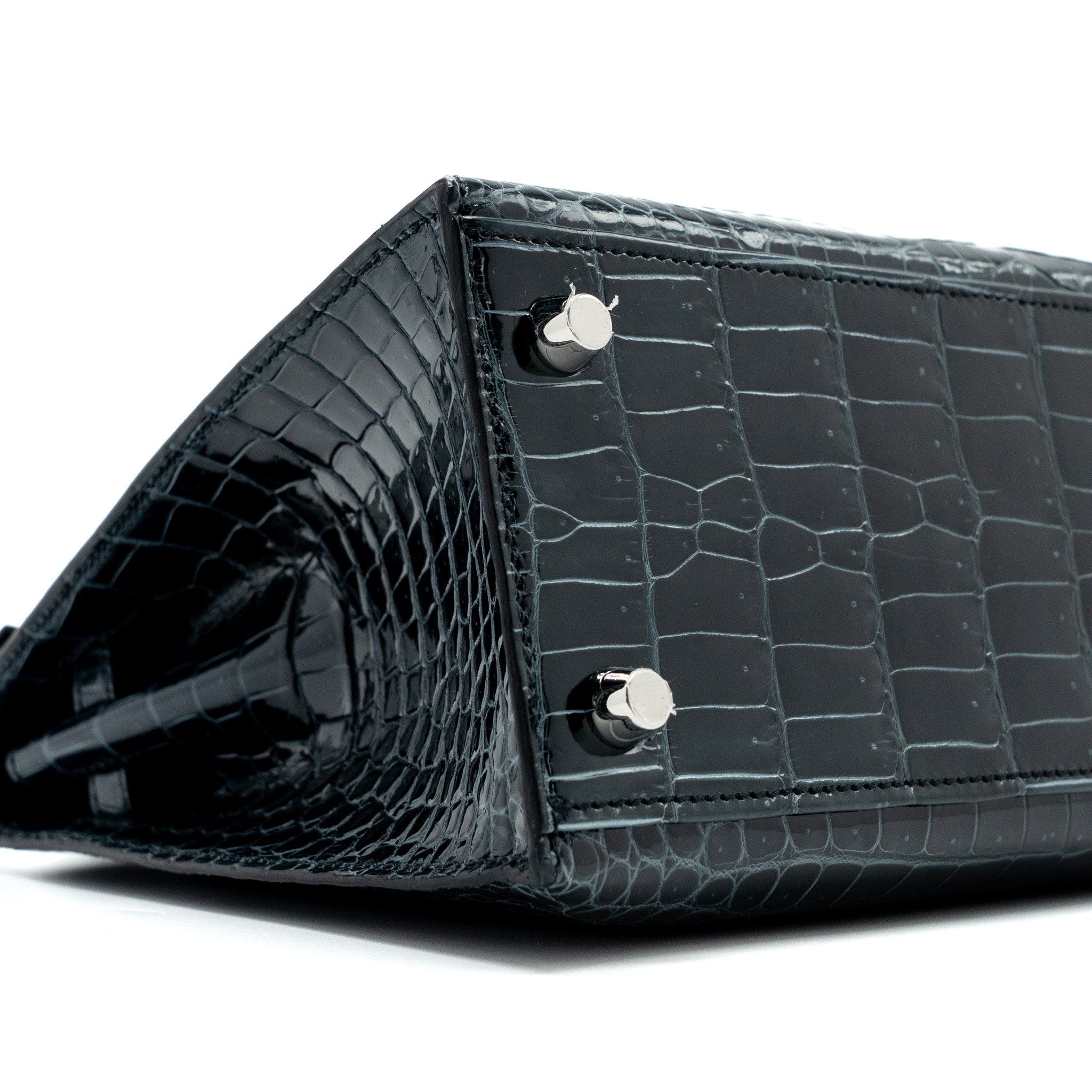 hermes-kelly-25-shiny-crocodile-porous-v0-vert-rousseau-shw-stamp-z