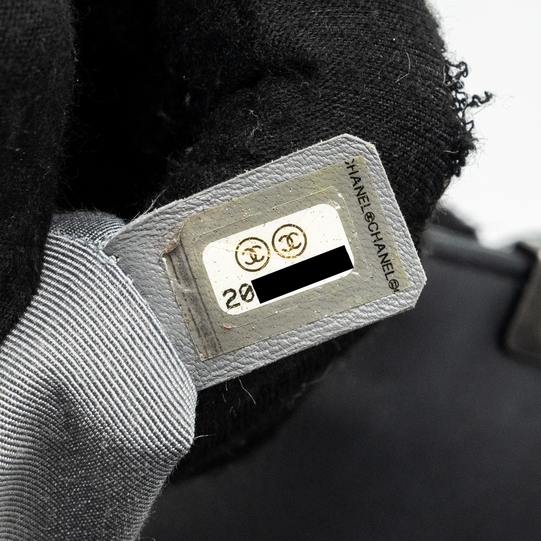 chanel-new-medium-boy-bag-smooth-calfskin-black-ruthenium-hardware