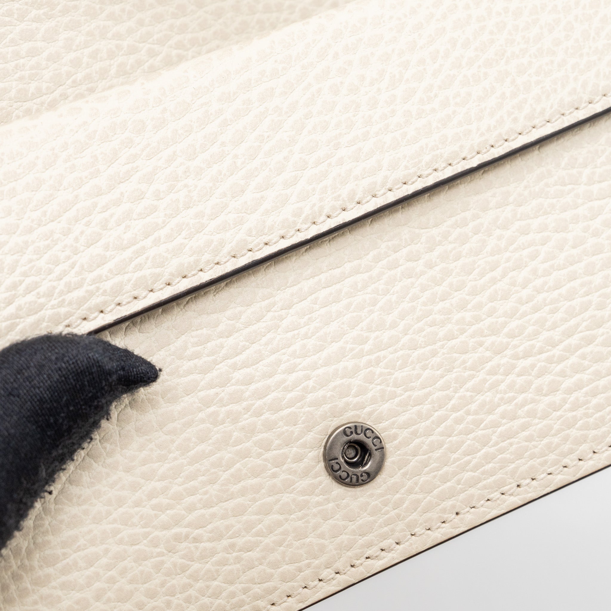 gucci-super-mini-dionysus-calfskin-white-ruthenium-silver-hardware