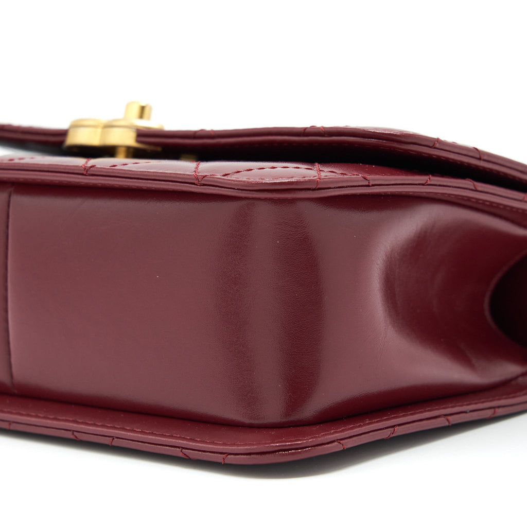 chanel-21a-medium-gold-crush-flap-bag-calfskin-nc635-burgundy-ghw-microchip