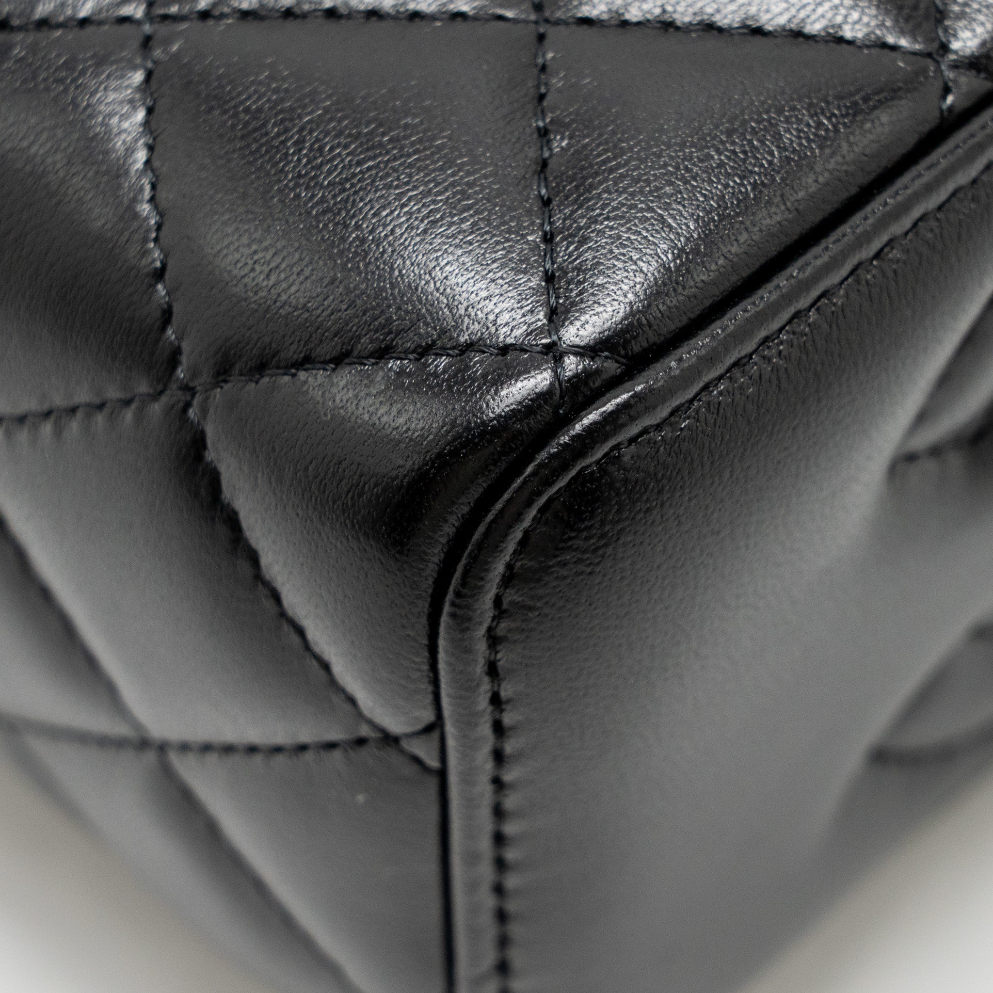 chanel-24a-long-vanity-case-with-cc-logo-adjustable-chain-lambskin-black-ghwmicrochip