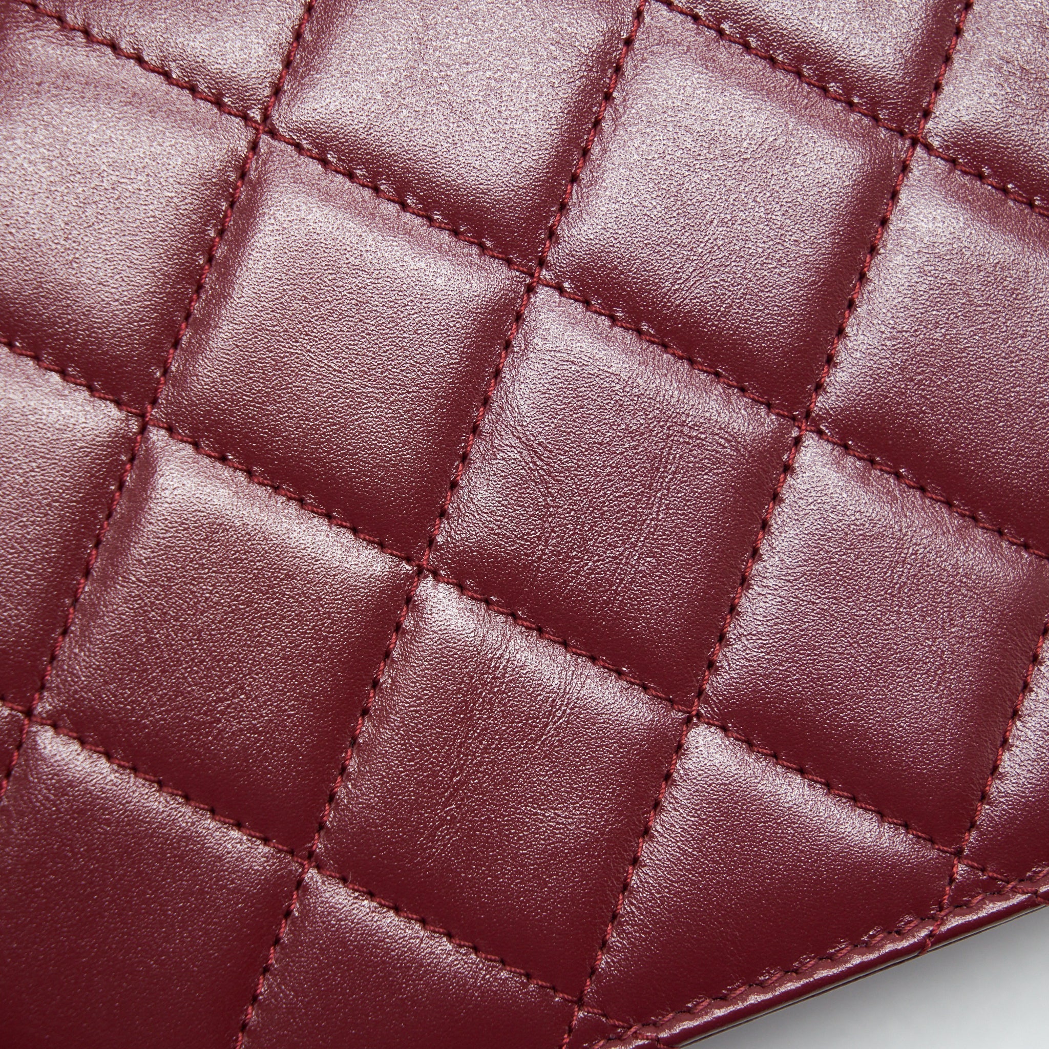 chanel-21a-medium-gold-crush-flap-bag-calfskin-nc635-burgundy-ghw-microchip