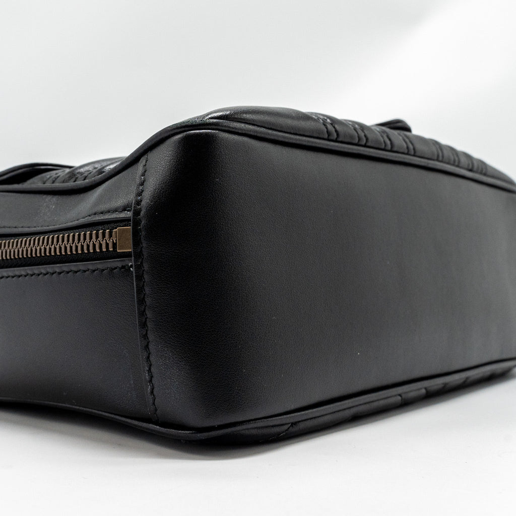 gucci-gg-marmont-zip-around-top-handle-camera-bag-calfskin-black-ghw
