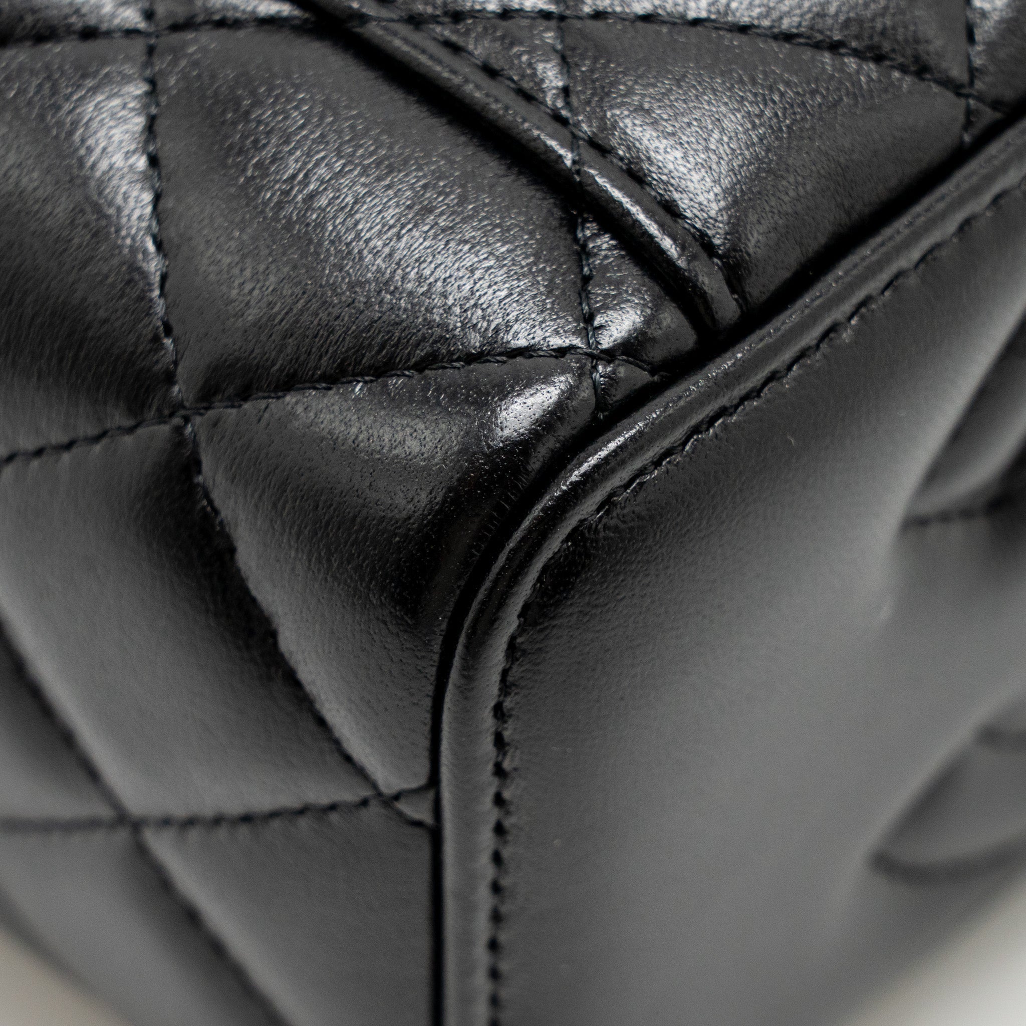 chanel-24a-long-vanity-case-with-cc-logo-adjustable-chain-lambskin-black-ghwmicrochip